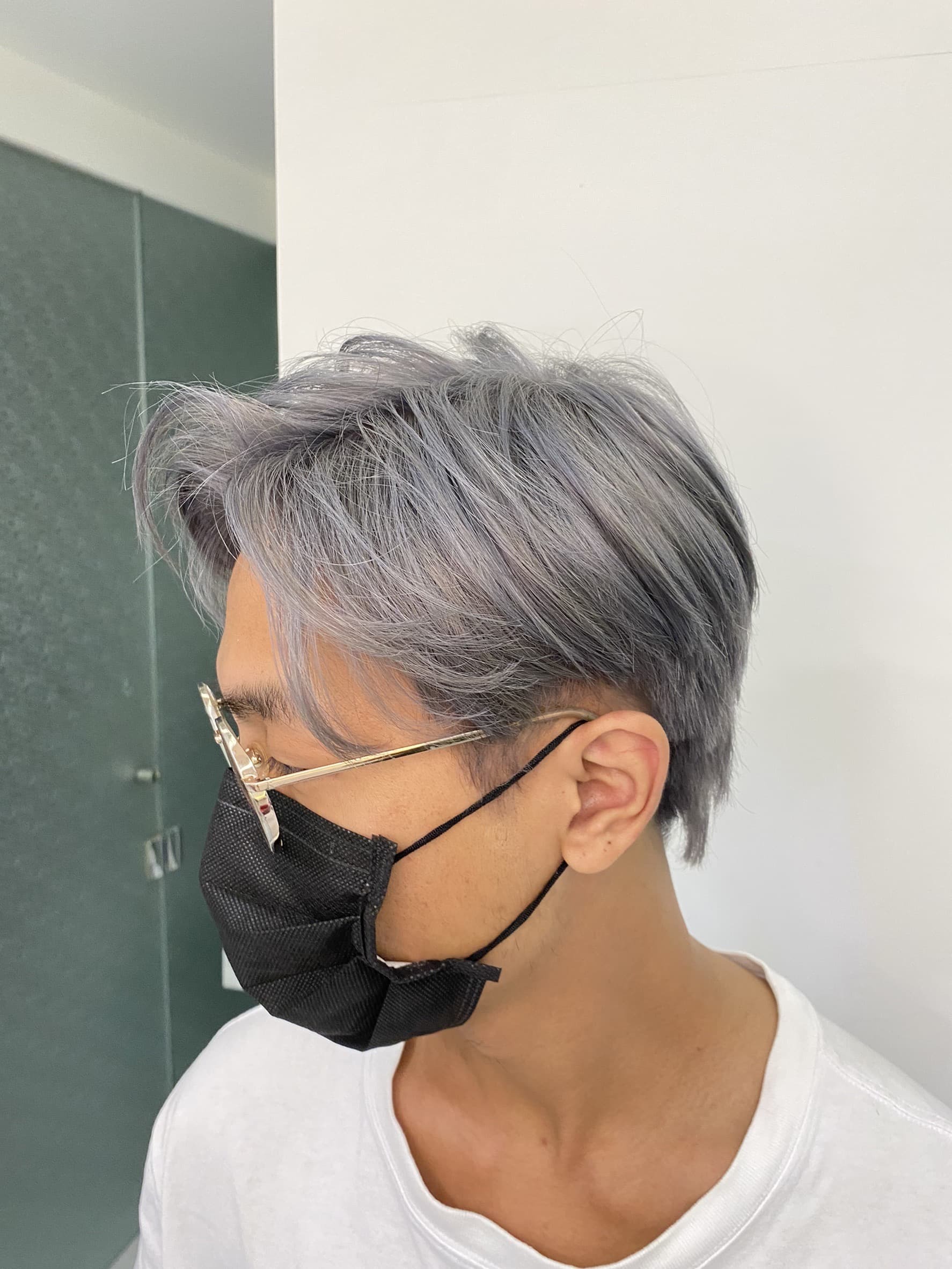 特殊染髮顏色－銀灰色