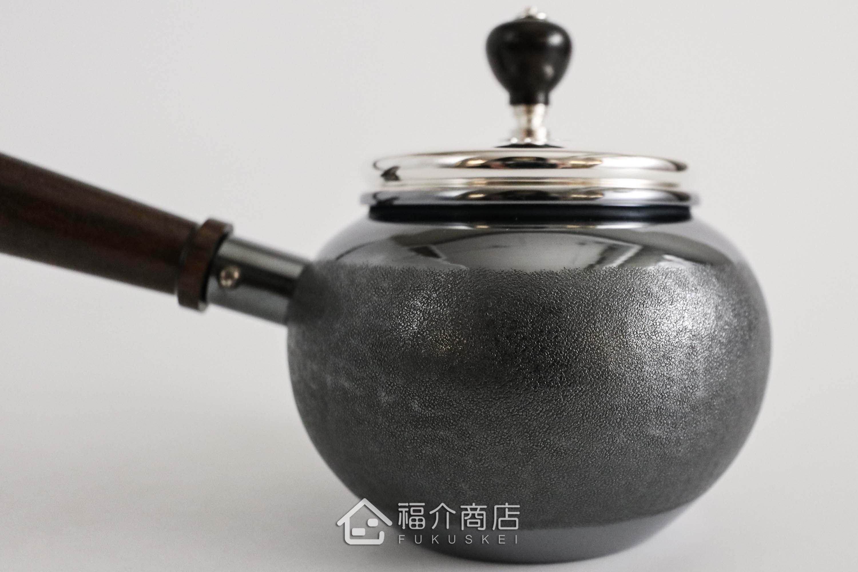 泡茶用的日本純銀茶壺