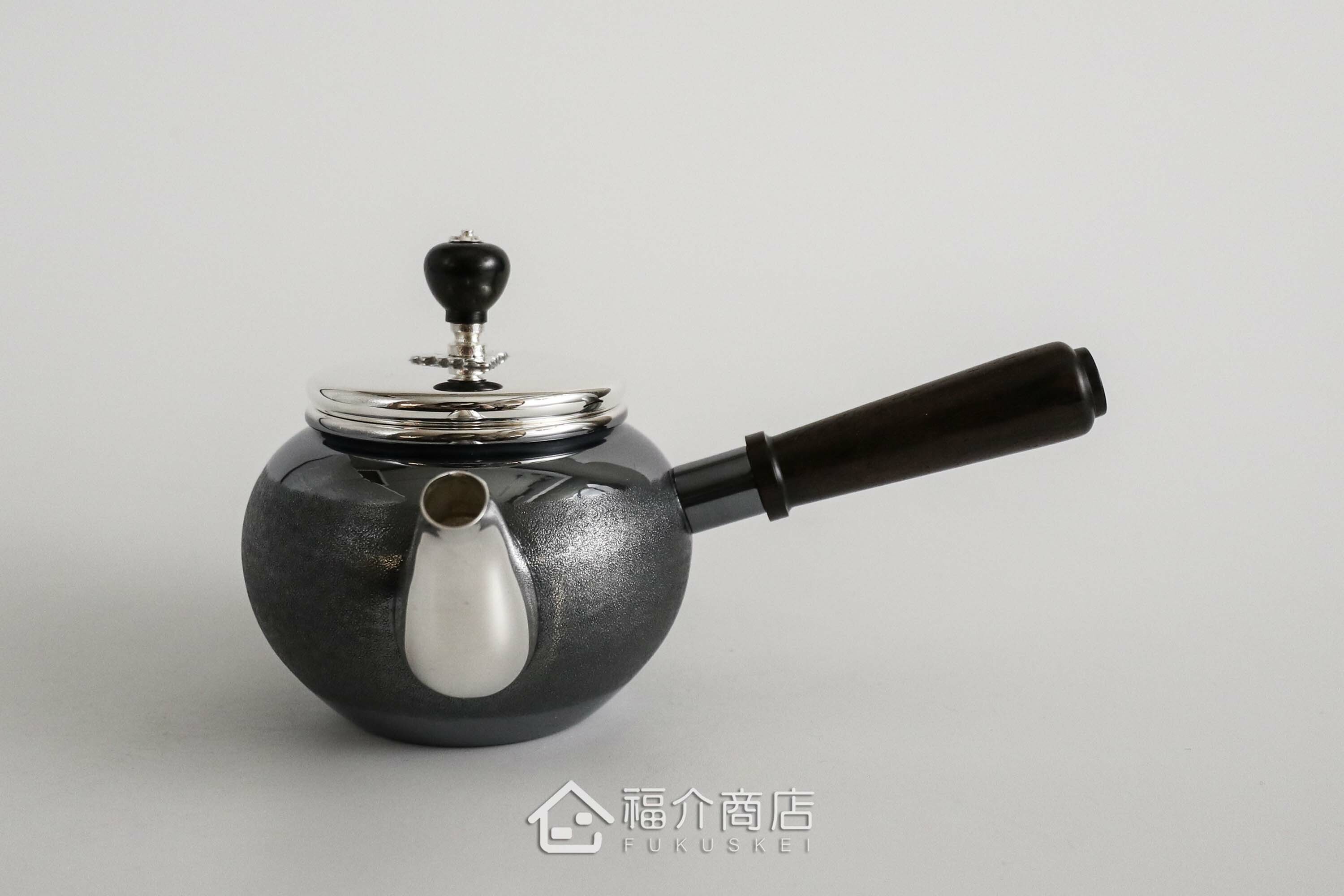 泡茶用的日本純銀茶壺