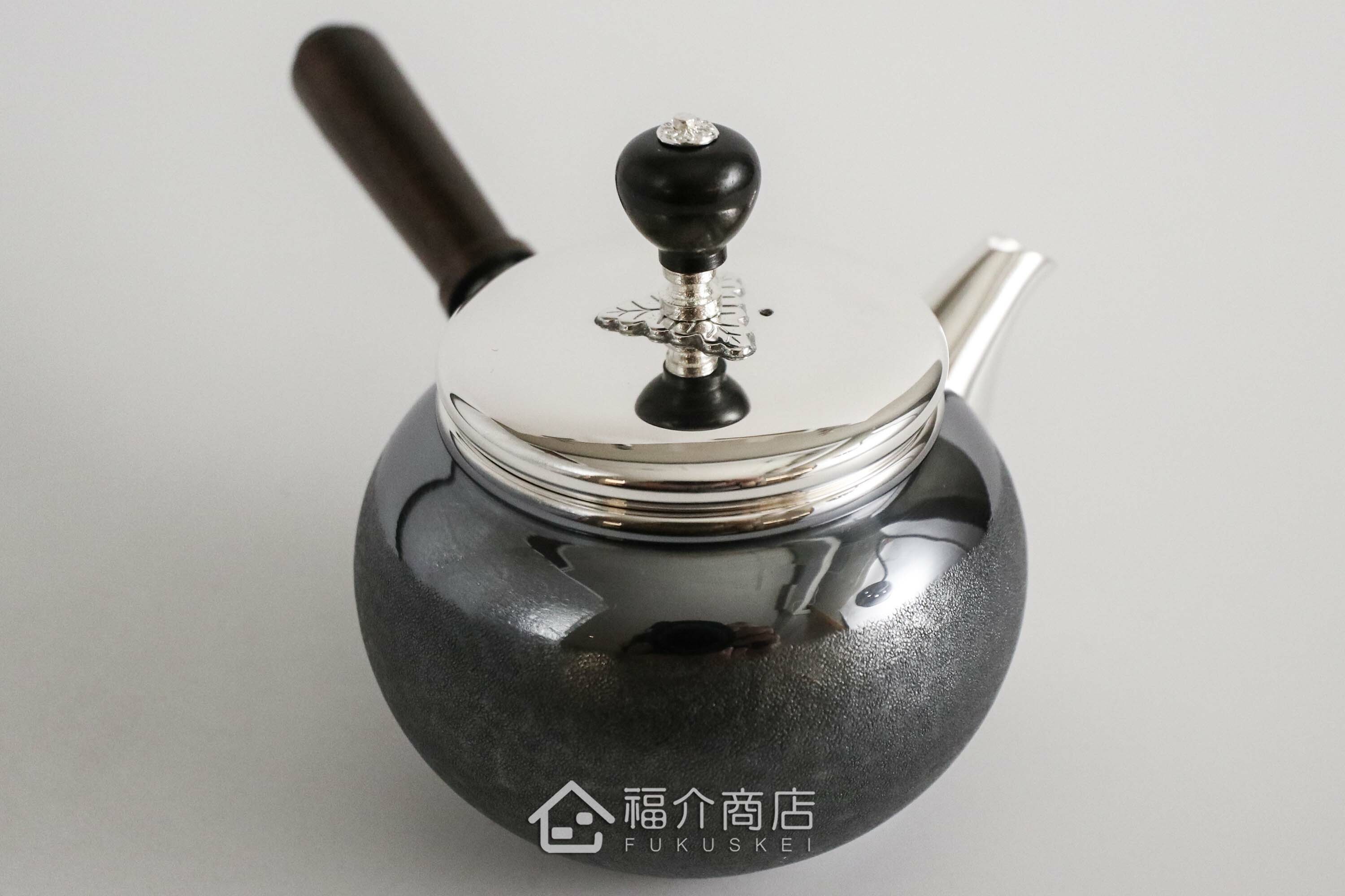 泡茶用的日本純銀茶壺