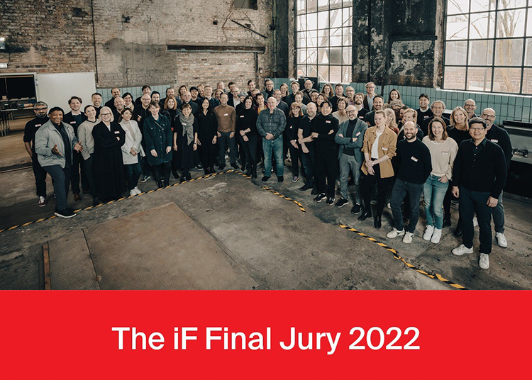 圓滿結束！來自世界各地的參賽作品經過國際評審專家兩天密集的測試、檢視和討論，最終由 2022 年 iF 決選評委會選出了優勝者。我們帶您先一探究竟這長達三天的嚴謹評選過程！