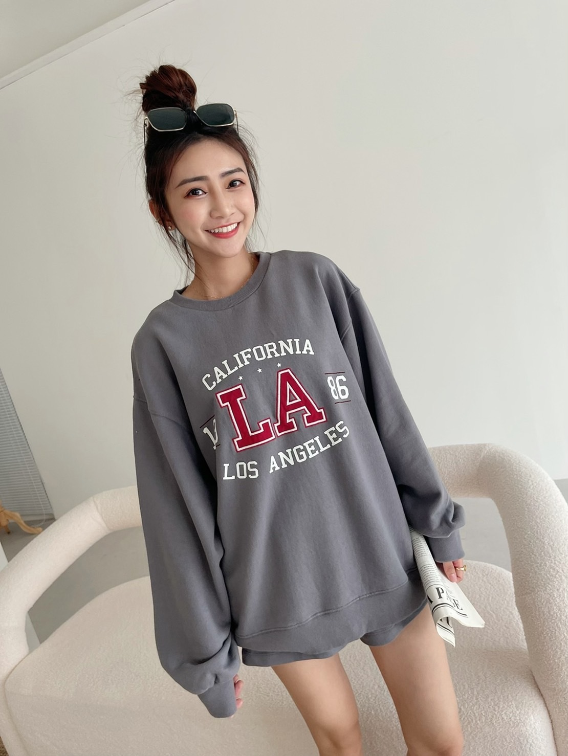 🔥04.06直播新品］😍小編ㄉ最愛］🇰🇷正韓美式休閒風刺繡英文字薄款大學t套裝（上衣+短褲，深灰/三色）