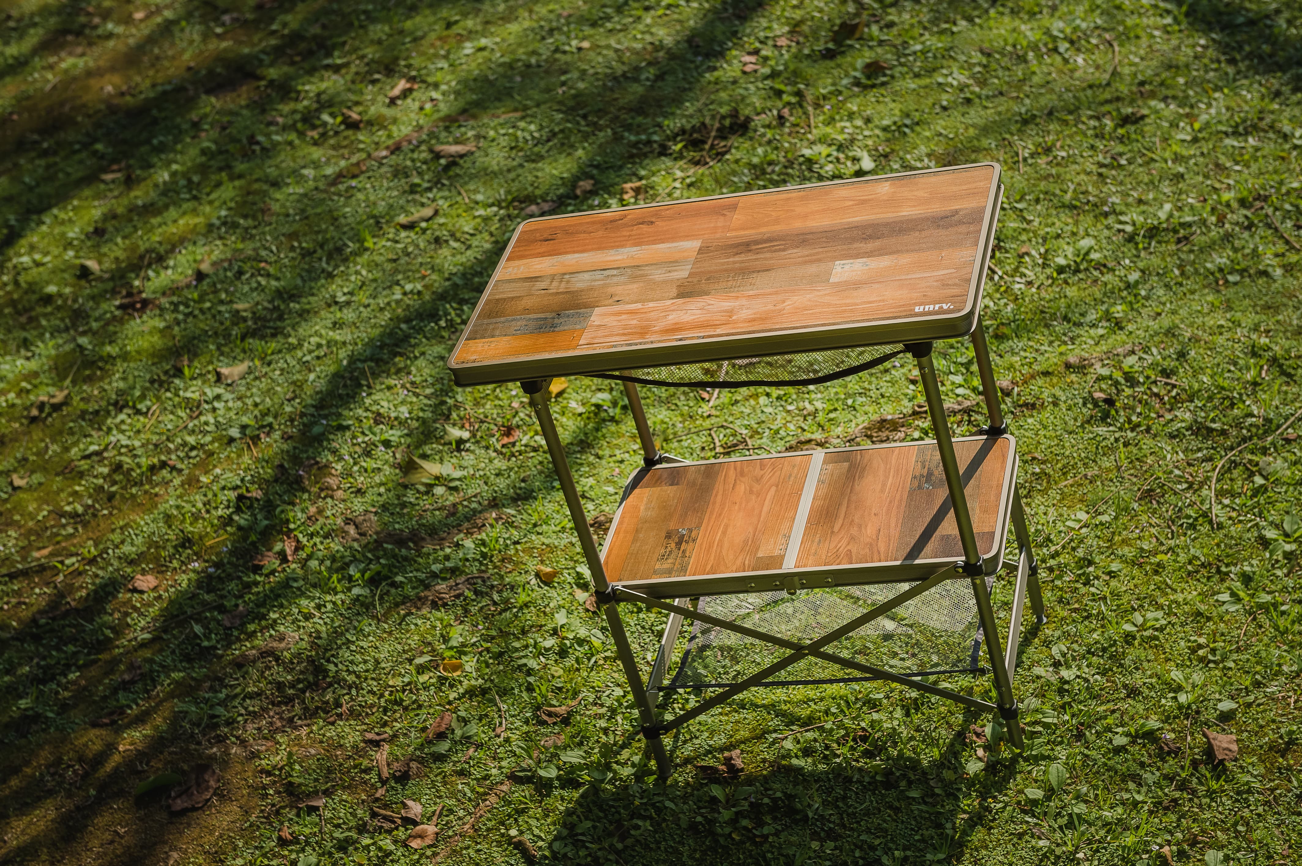 unrv.四層兩秒桌