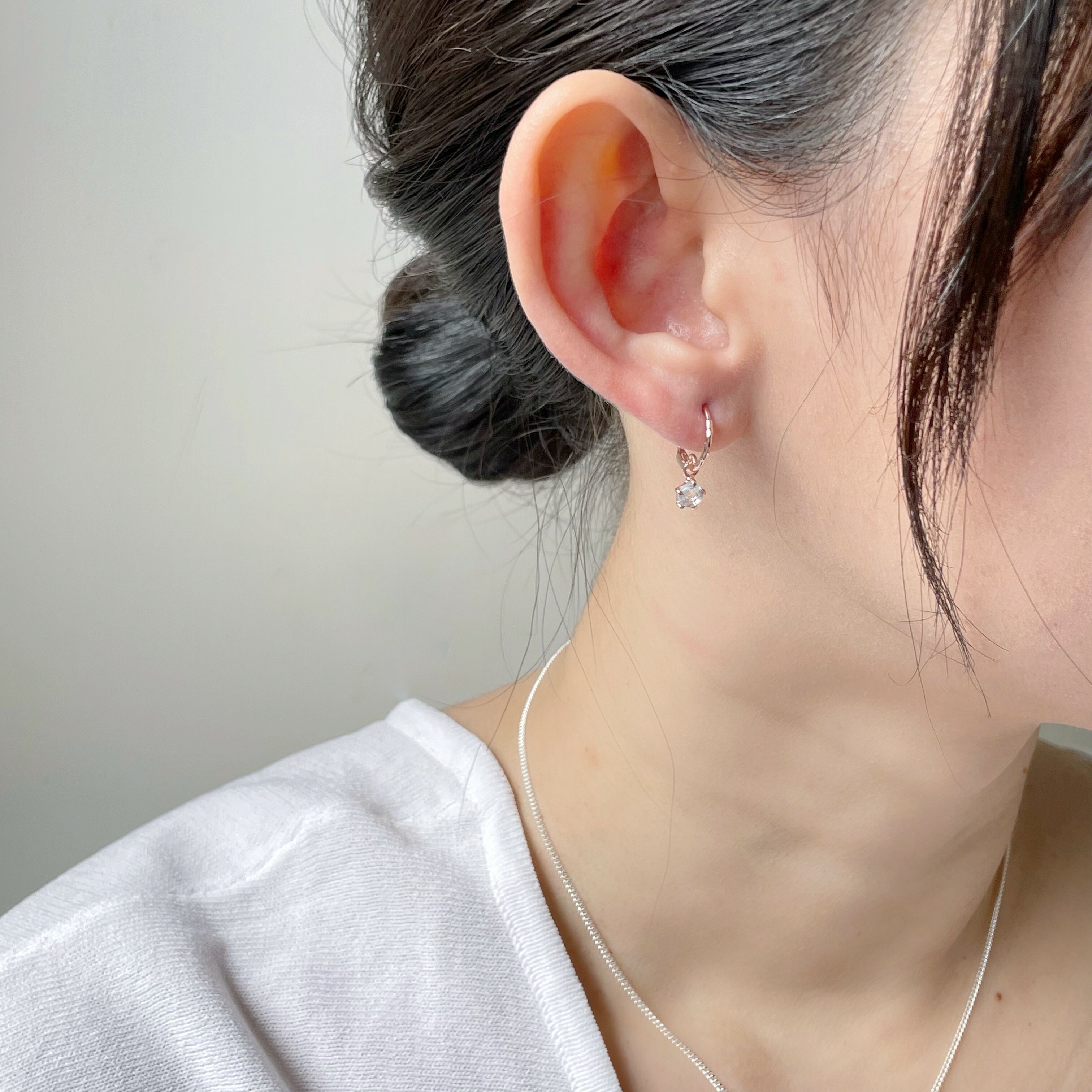 五爪棋盤切割托帕石扣式耳圈