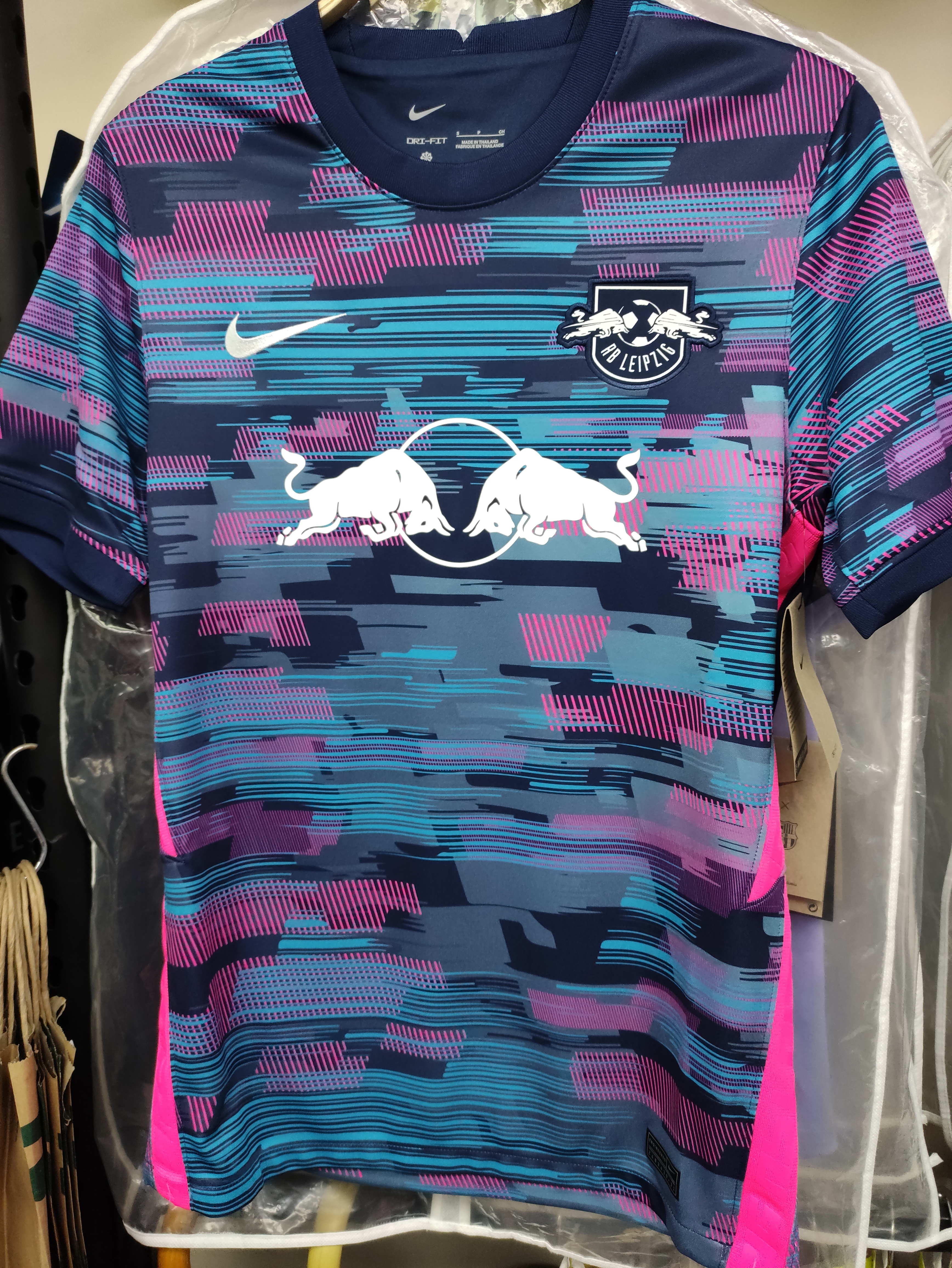 21-22萊比錫紅牛第二作客球迷版球衣