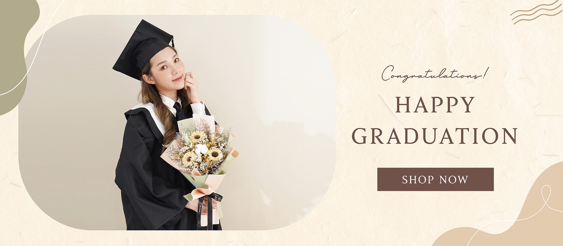 新竹乾燥花店小薇花藝祝各位畢業生畢業快樂、HappyGratuation，歡迎訂購畢業花束作為畢業禮物唷