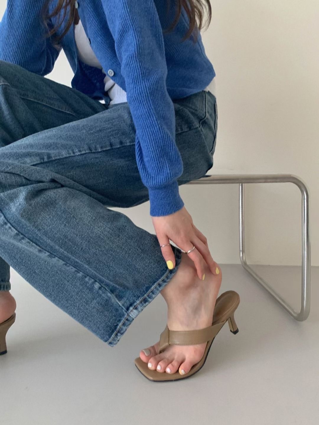 夾腳氣質細跟拖鞋（2色）