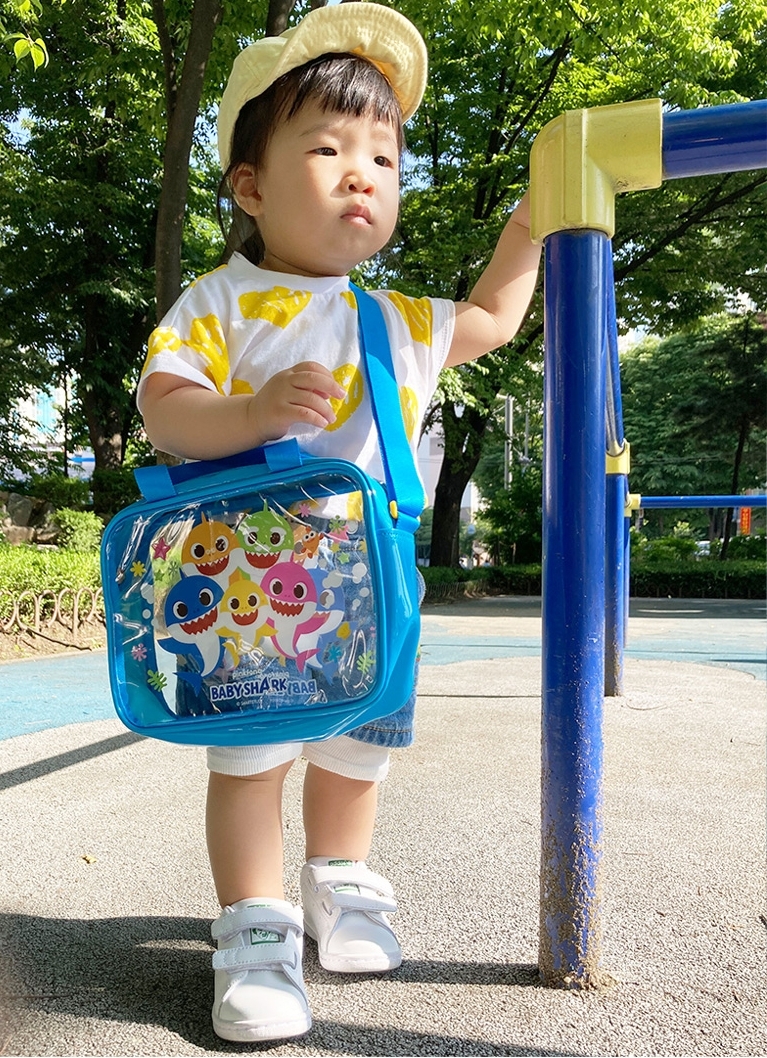 韓國直送 🇰🇷 BABY SHARK/PINKFONG 方型透明沙灘袋/側揹袋