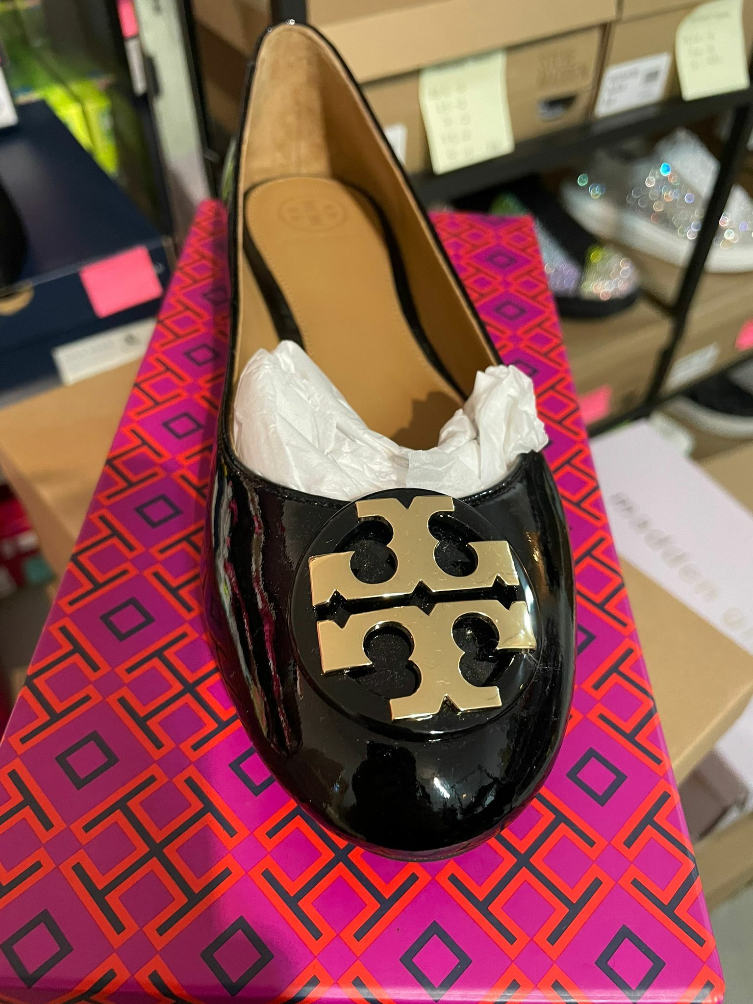 [S] TORY BURCH CLAIRE BALLET FLAT PATENT LEATHER PERFECT BLACK/GOLD, 55162-006 (STB21)