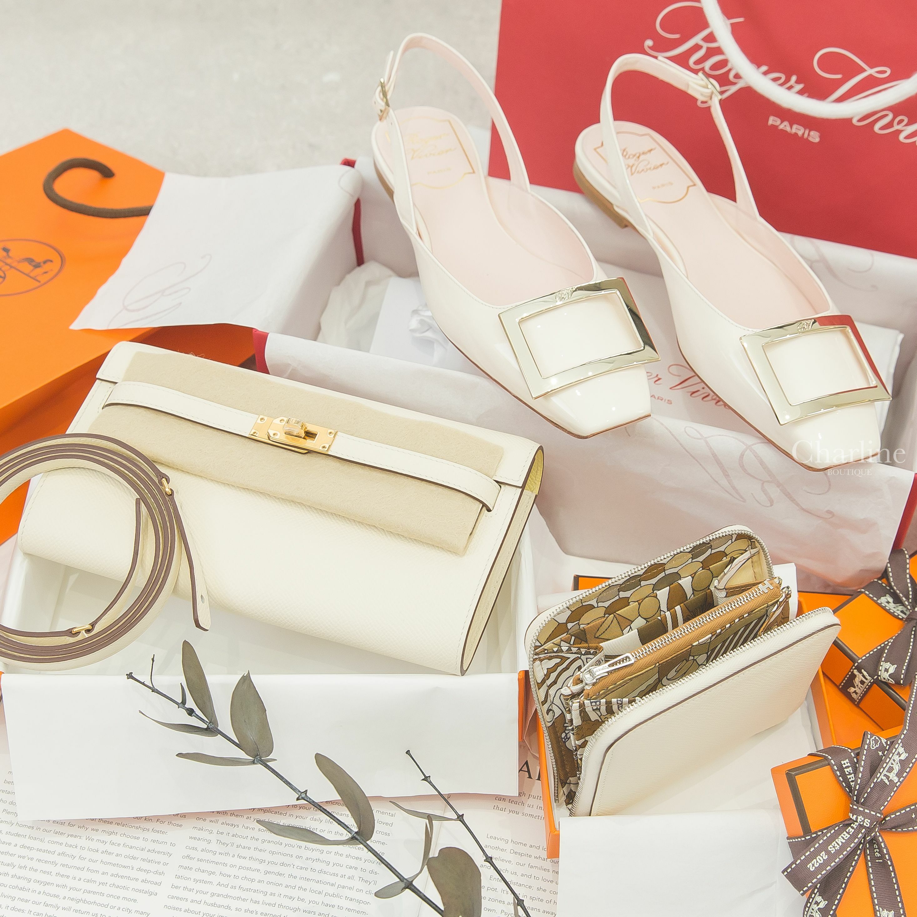 Roger Vivier Ballerinas 米白色漆皮淡金色方釦絆帶鞋,Hermès Kelly To Go I2/1Z 奶油白拼小雞黃金釦,Hermes Wallet I2 奶油白絲巾短夾-Charline Boutique 精品代購