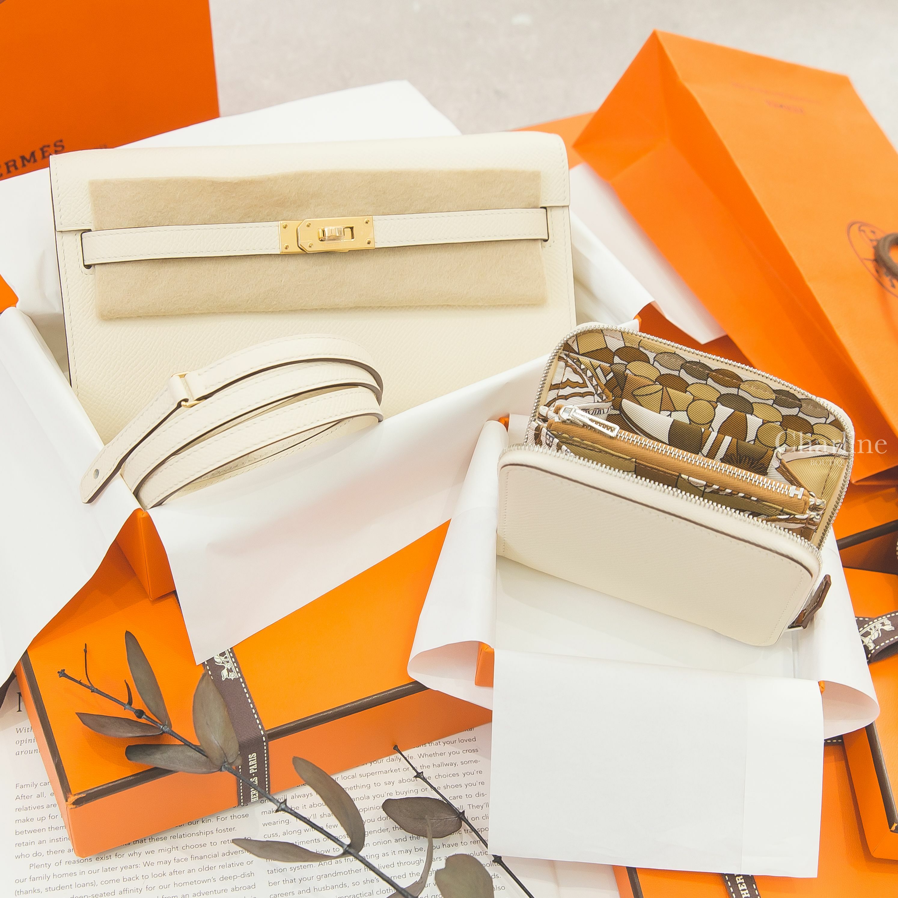 Hermès Kelly To Go Wallet I2/1Z Epsom 奶油白拼小雞黃金釦肩背包,Hermes Silk' In Compact Wallet I2 Epsom 奶油白絲巾短夾-Charline Boutique 精品代購