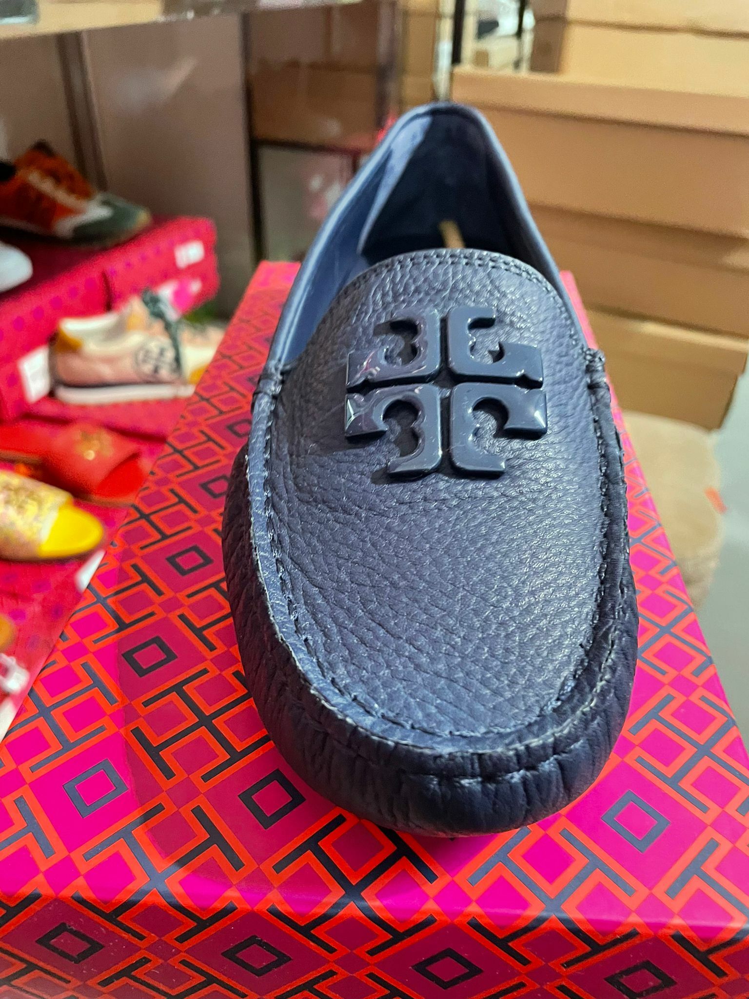 [S] TORY BURCH LOWELL 2 DRIVER-TUMBLED LEATHER,, 55810-403 (STB39)