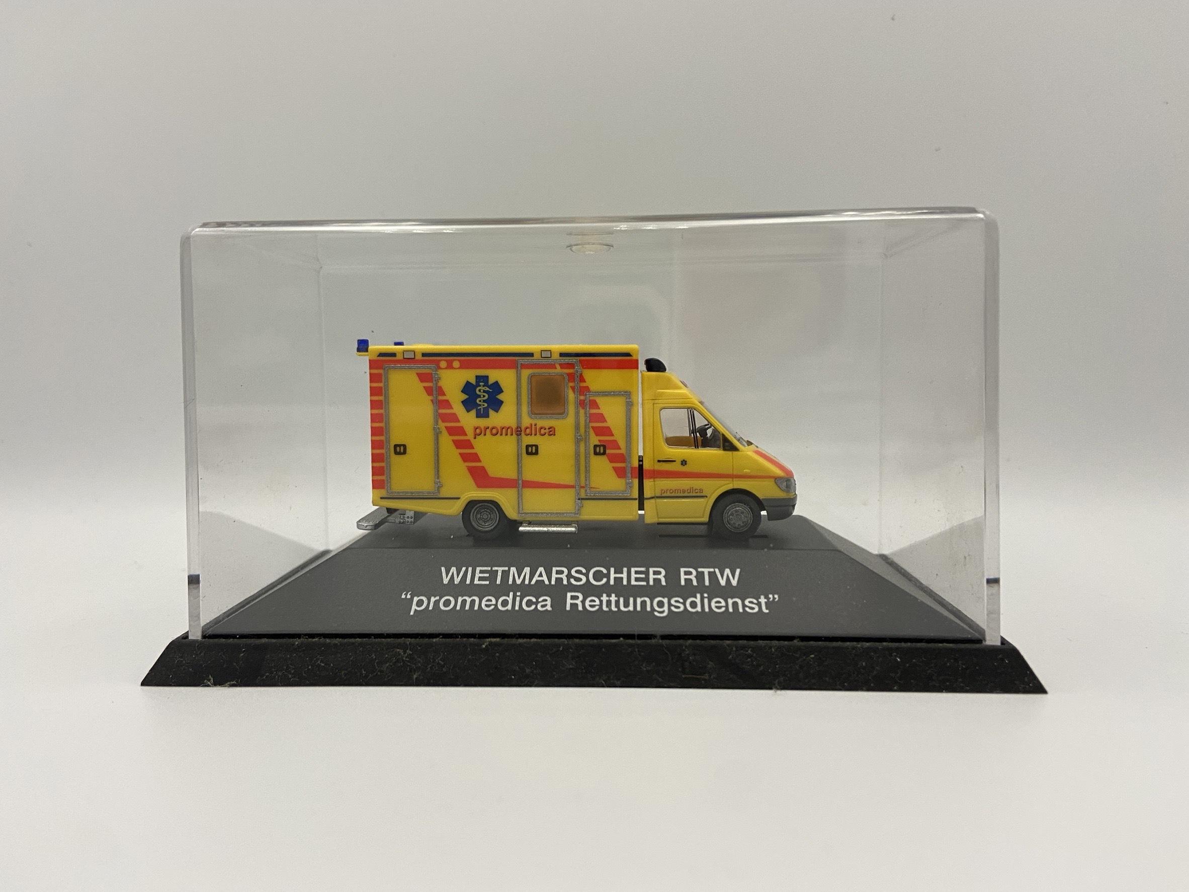 RM 61551 HO規 Promedica Rettungsdienst 救援車