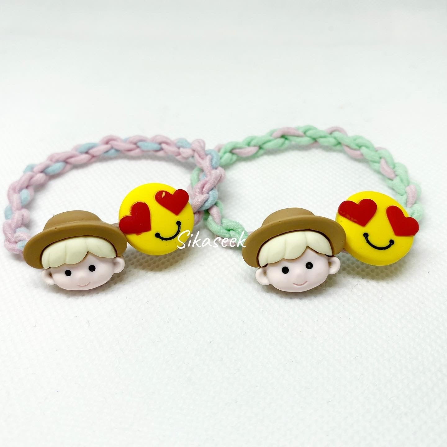 麻花頭繩 小男生x 笑臉