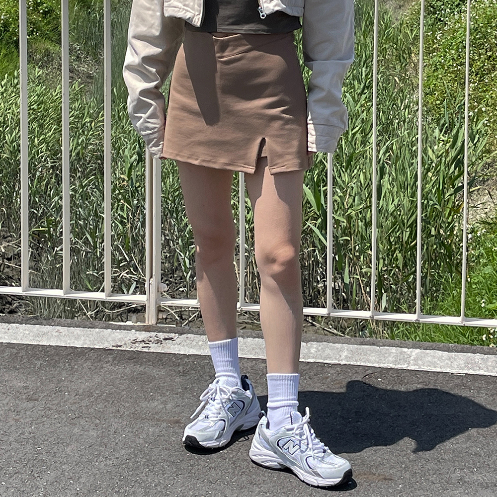 側開叉短裙