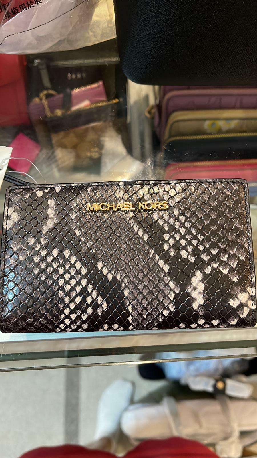[S] MICHAEL KORS SM ZIP CARD CASE WALLET 35F1GTVD1G BLACK , 194900657140 (SMK11)