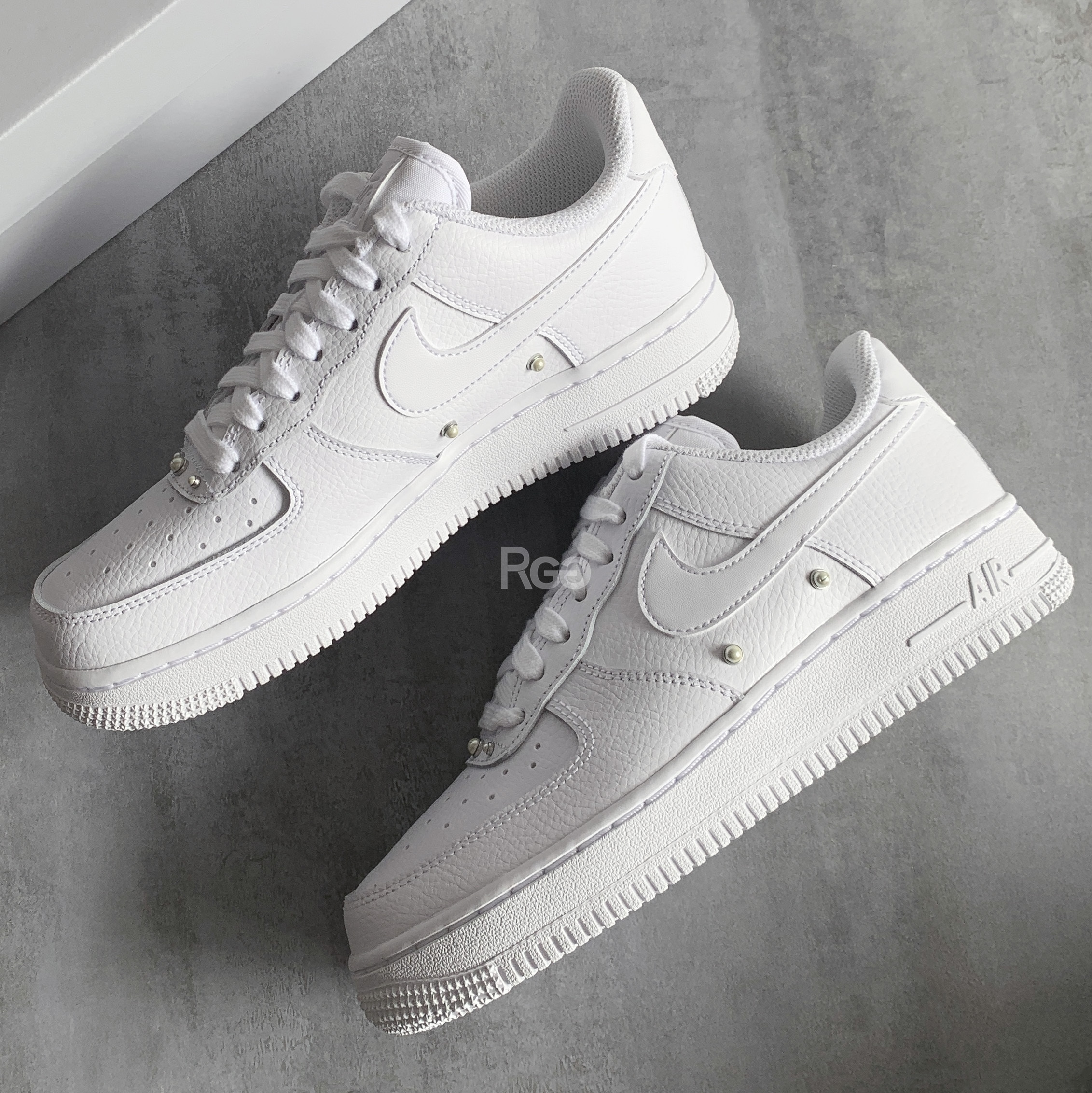 WMNS Nike Air Force 1 '07 SE 荔枝皮 小珍珠 (DQ0231-100)