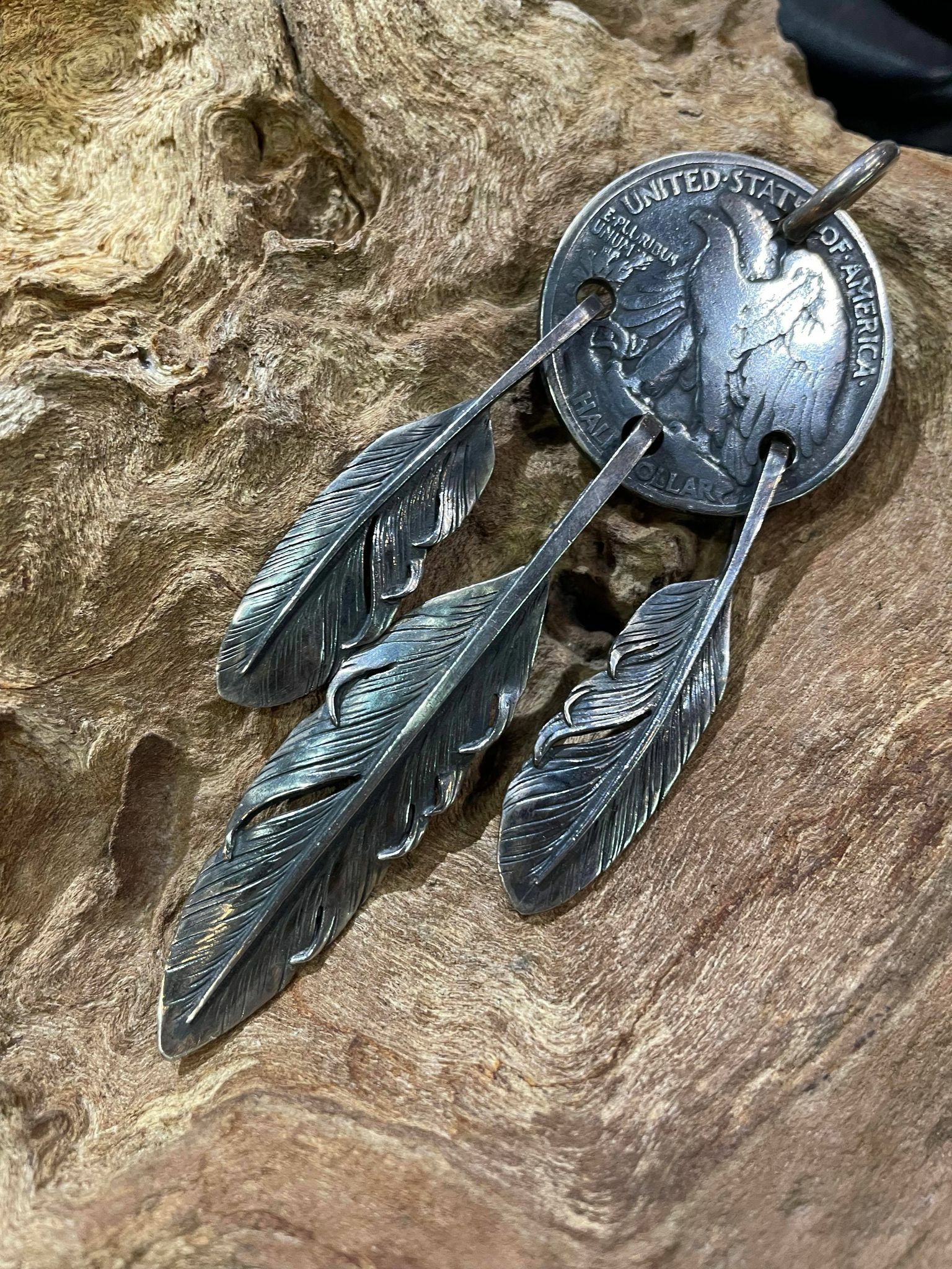-Black Venom Jewelry- Freedom & Prayer 美國老銀幣純銀M、XS羽毛三點吊墜。