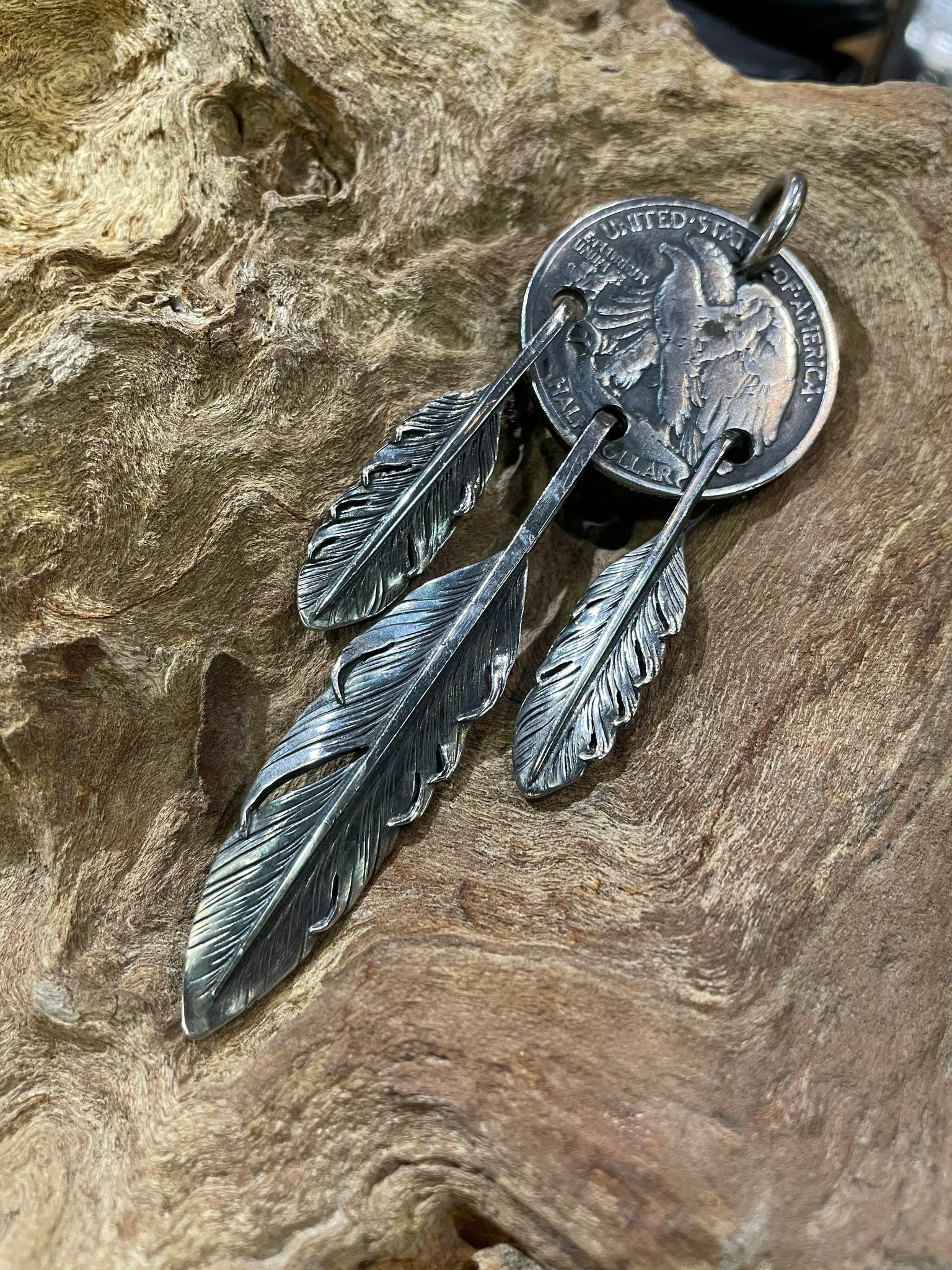 -Black Venom Jewelry- Freedom & Prayer 美國老銀幣純銀M、XXS羽毛三點吊墜。