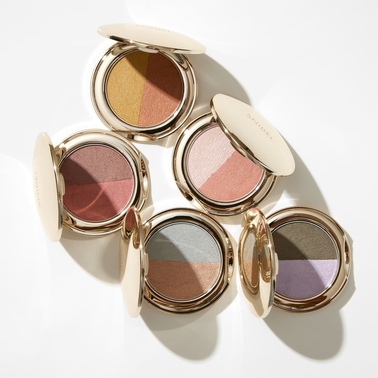 SNIDEL BEAUTY Silky Touch Eyes 絲滑觸感雙色眼影