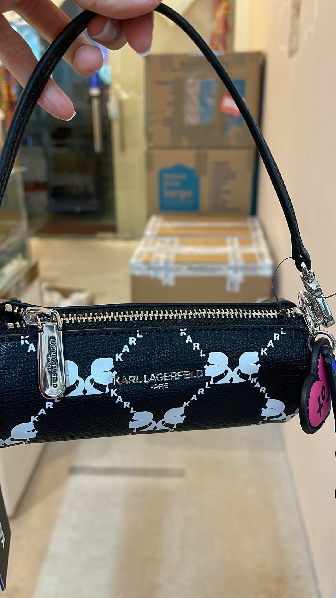 [S] KARL LAGERFELD ADELE MINI BARREL BAG BLACK, 194775405501 (SKL37)