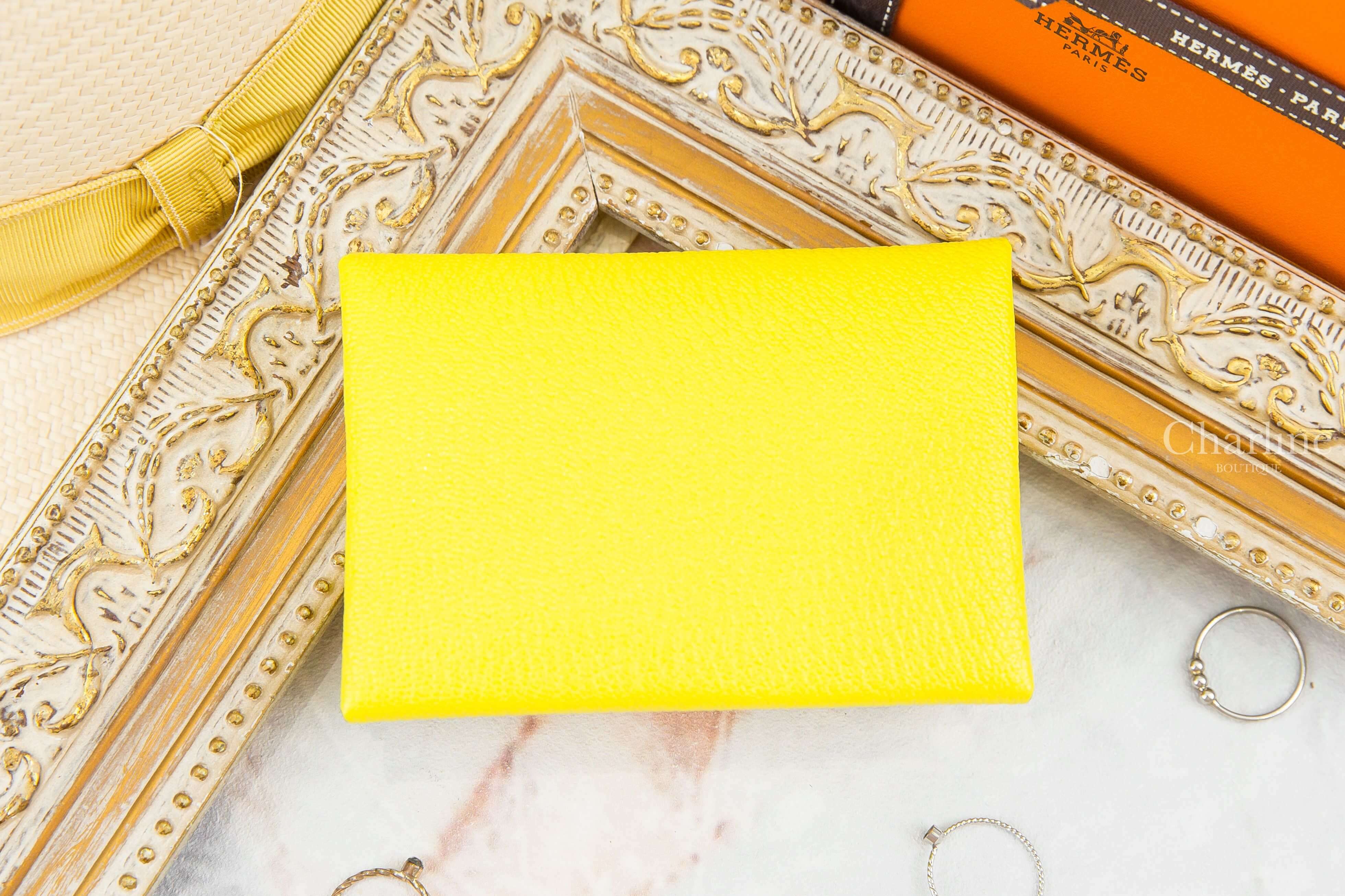 Hermès Calvi Duo Card Holder Z刻檸檬黃信封釦式零錢袋卡片夾-Charline Boutique 精品代購