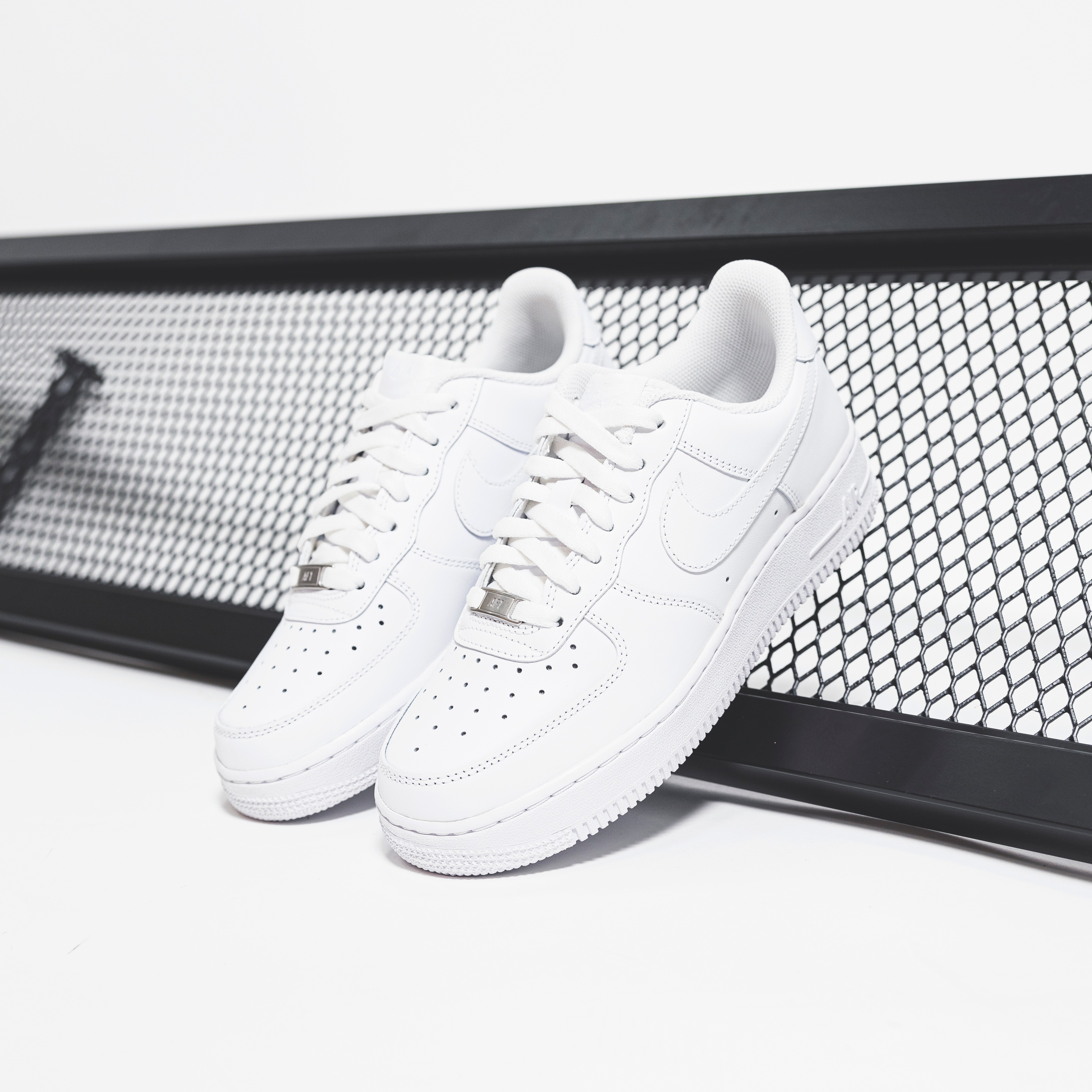 商品瑕疵-(B1b)-NIKE AIR FORCE 1 '07 全白-CW2288 111