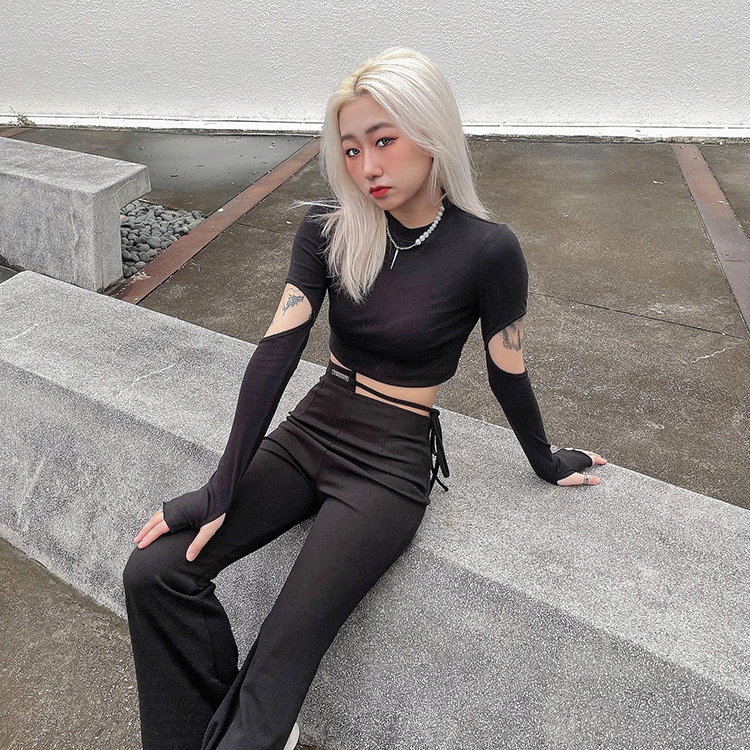 鏤空袖圓領上衣