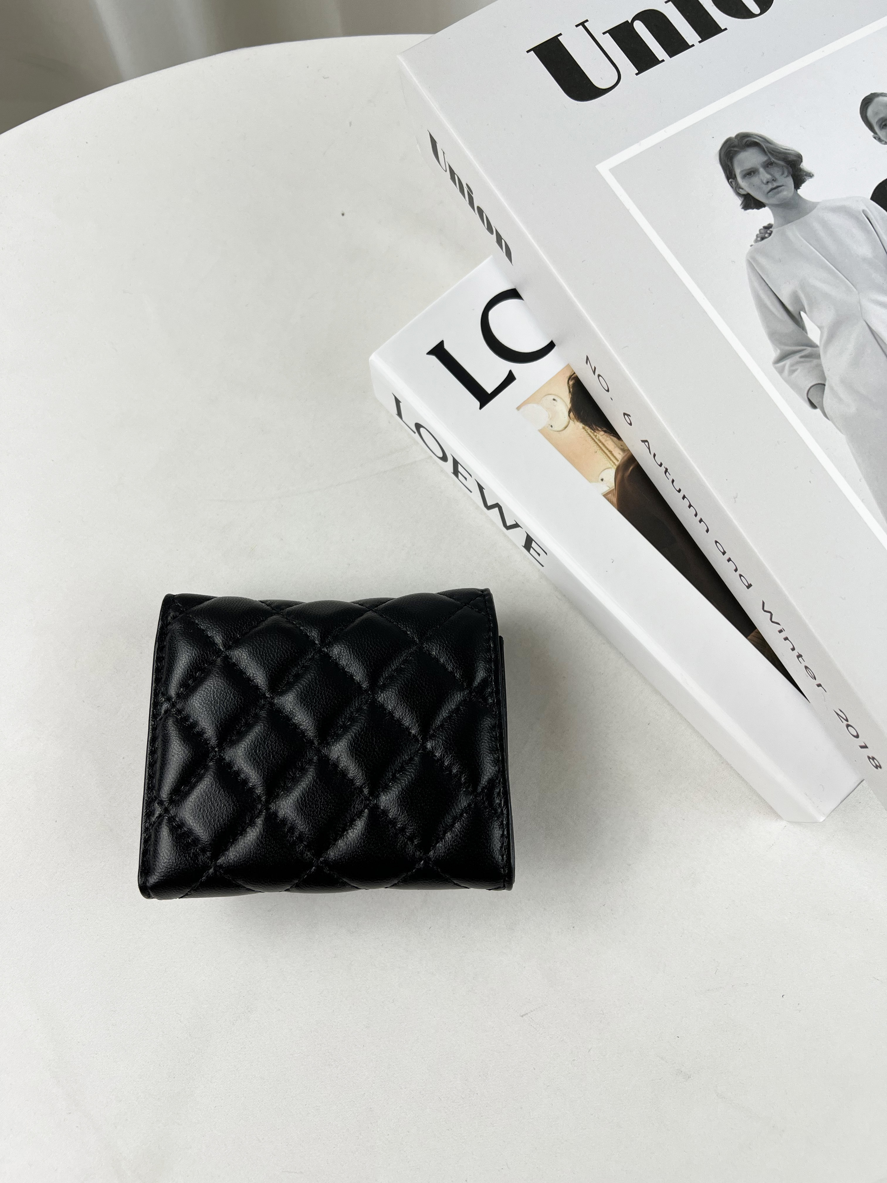 菱格紋金釦真皮羊皮翻蓋短夾  #SM-3216-1