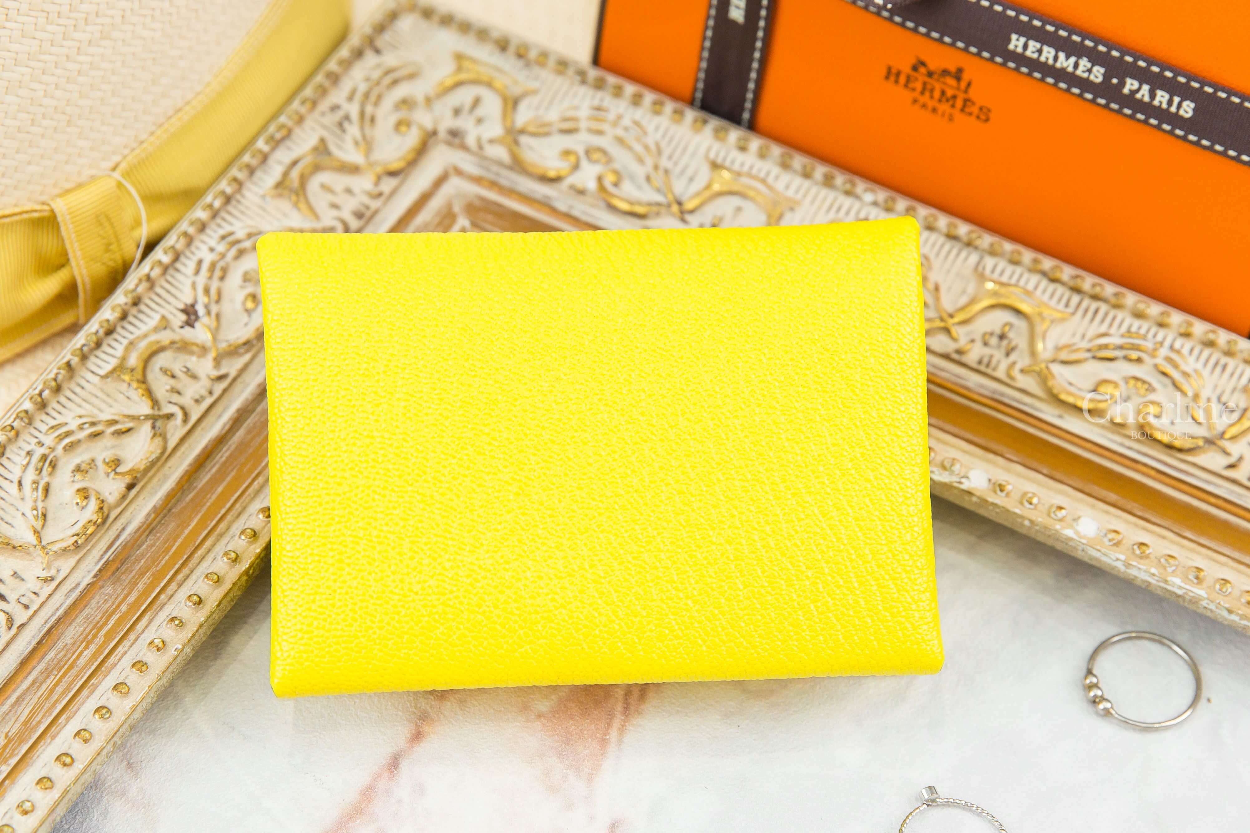 Hermès Calvi Duo Card Holder Z刻檸檬黃信封釦式零錢袋卡片夾-Charline Boutique 精品代購