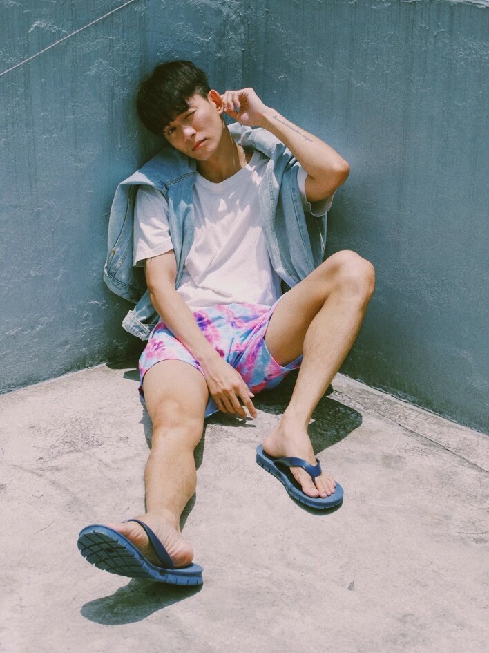 Henry & Henry是義大利精品公司，其拖鞋是日系風格，主打低調奢華精品感。