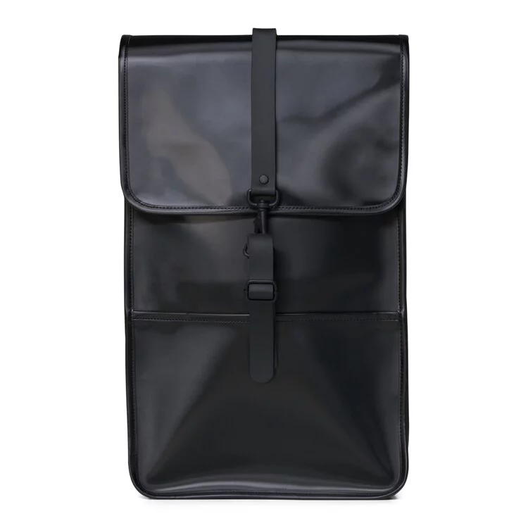 RAINS極簡拼接防水後背包是RAINS的經典款式。