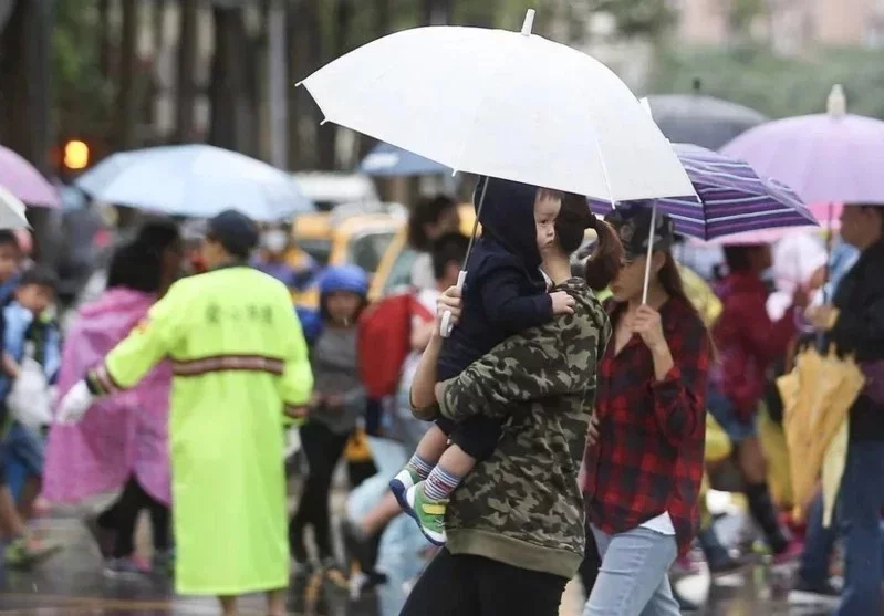 春雨連綿的天氣型態不受地區影響，是全台共通的。