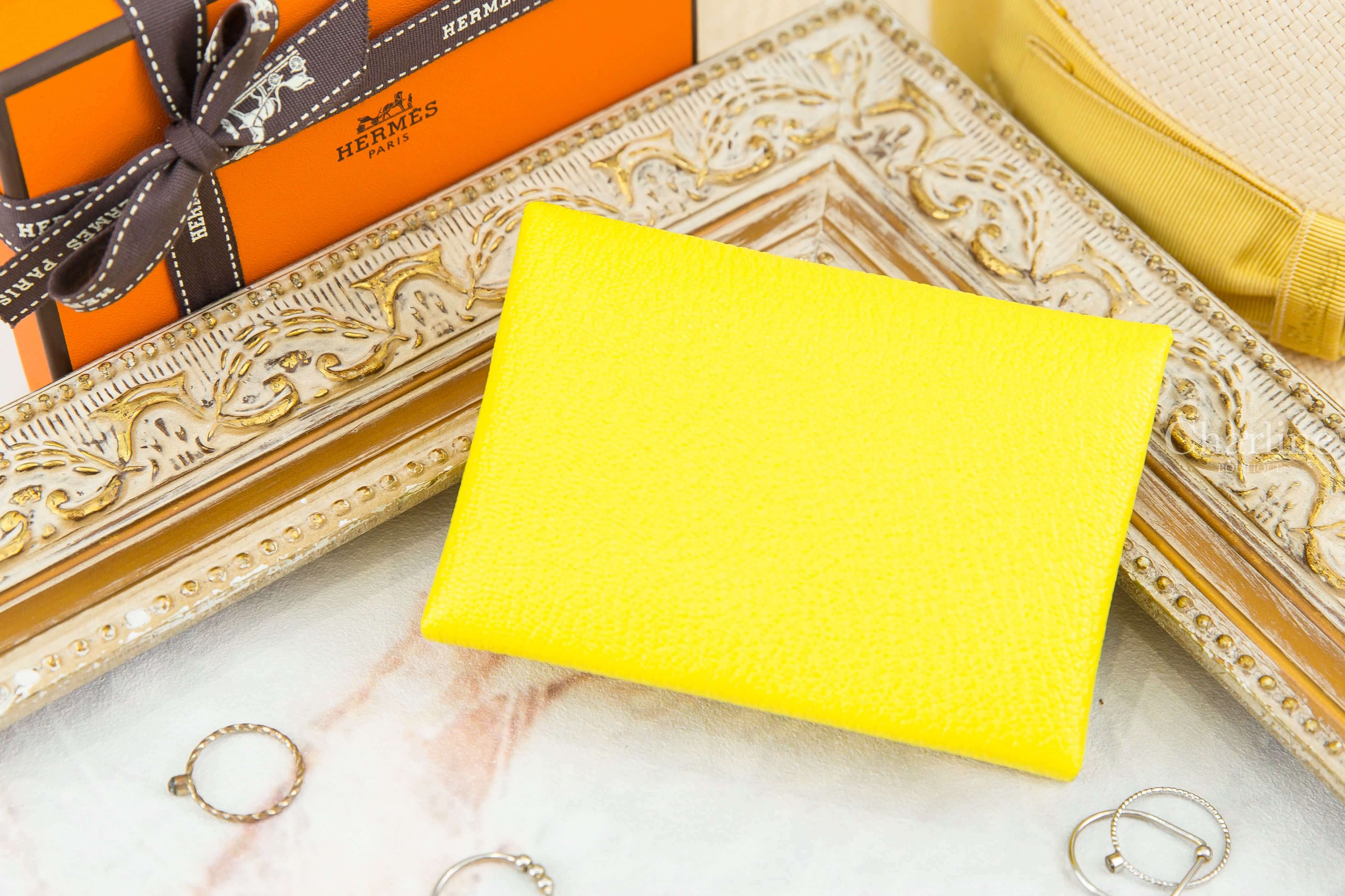 Hermès Calvi Duo Card Holder Z刻檸檬黃信封釦式零錢袋卡片夾-Charline Boutique 精品代購