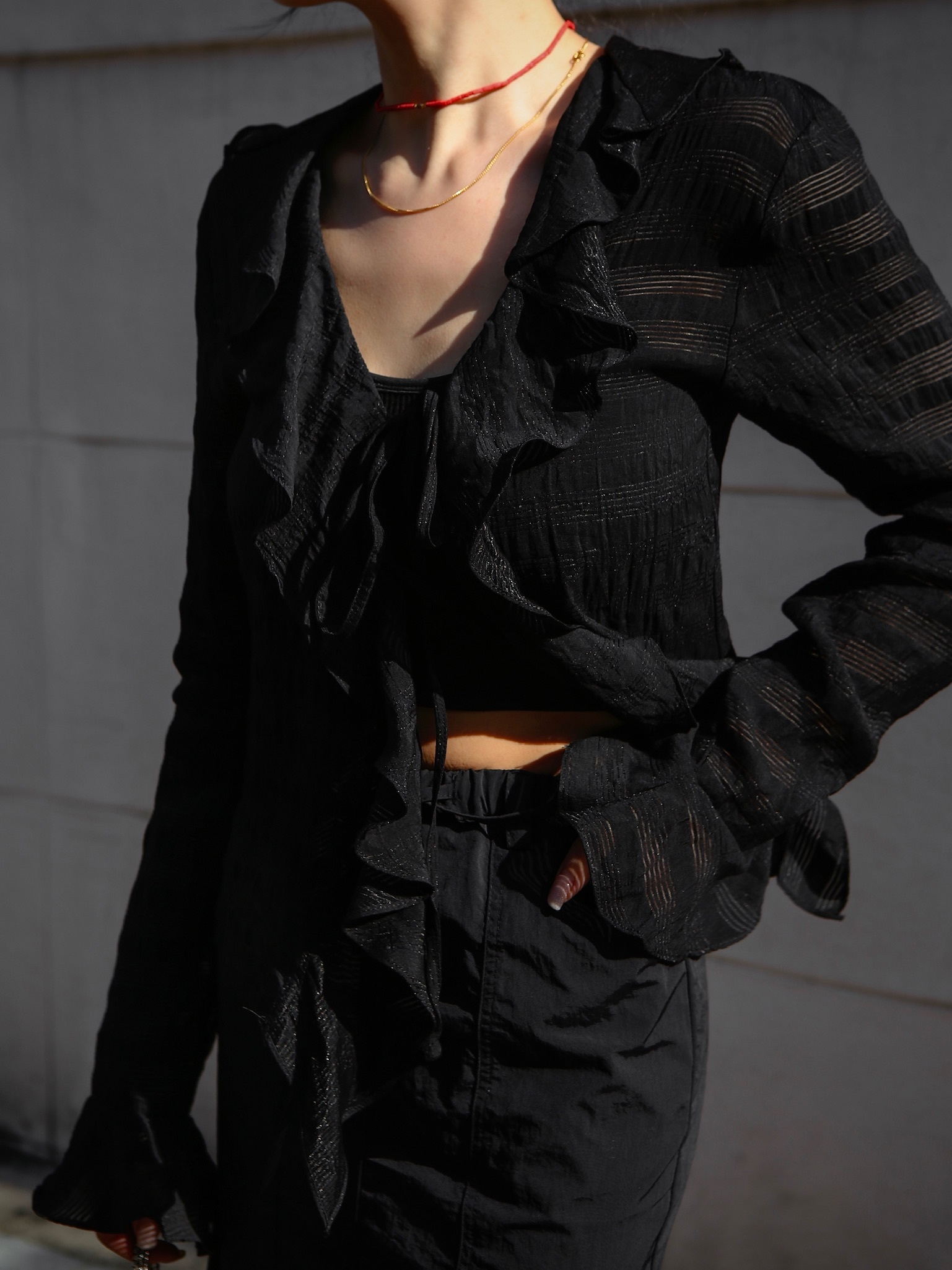 荷葉綁帶抓皺面料罩衫