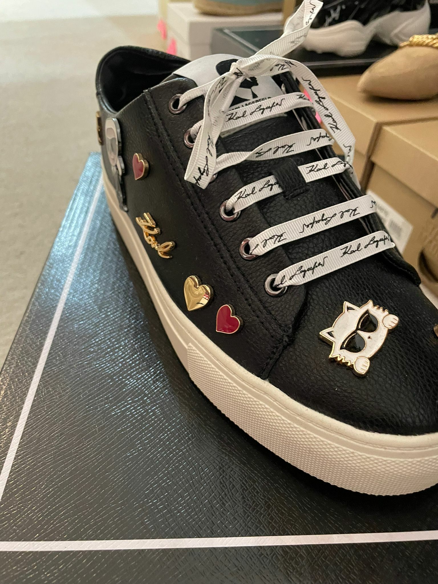 [S] KARL LAGERFELD CATE PINS TUMBLED LEATHER BLACK FINAL SALE (SKL48)