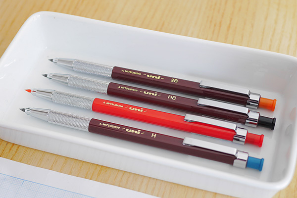 三菱Uni工程筆