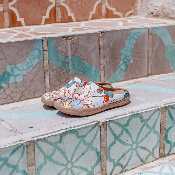 【 Uin 】西班牙原創設計 | 荷與蓮 半拖 女鞋 彩繪鞋 休閒鞋 懶人鞋