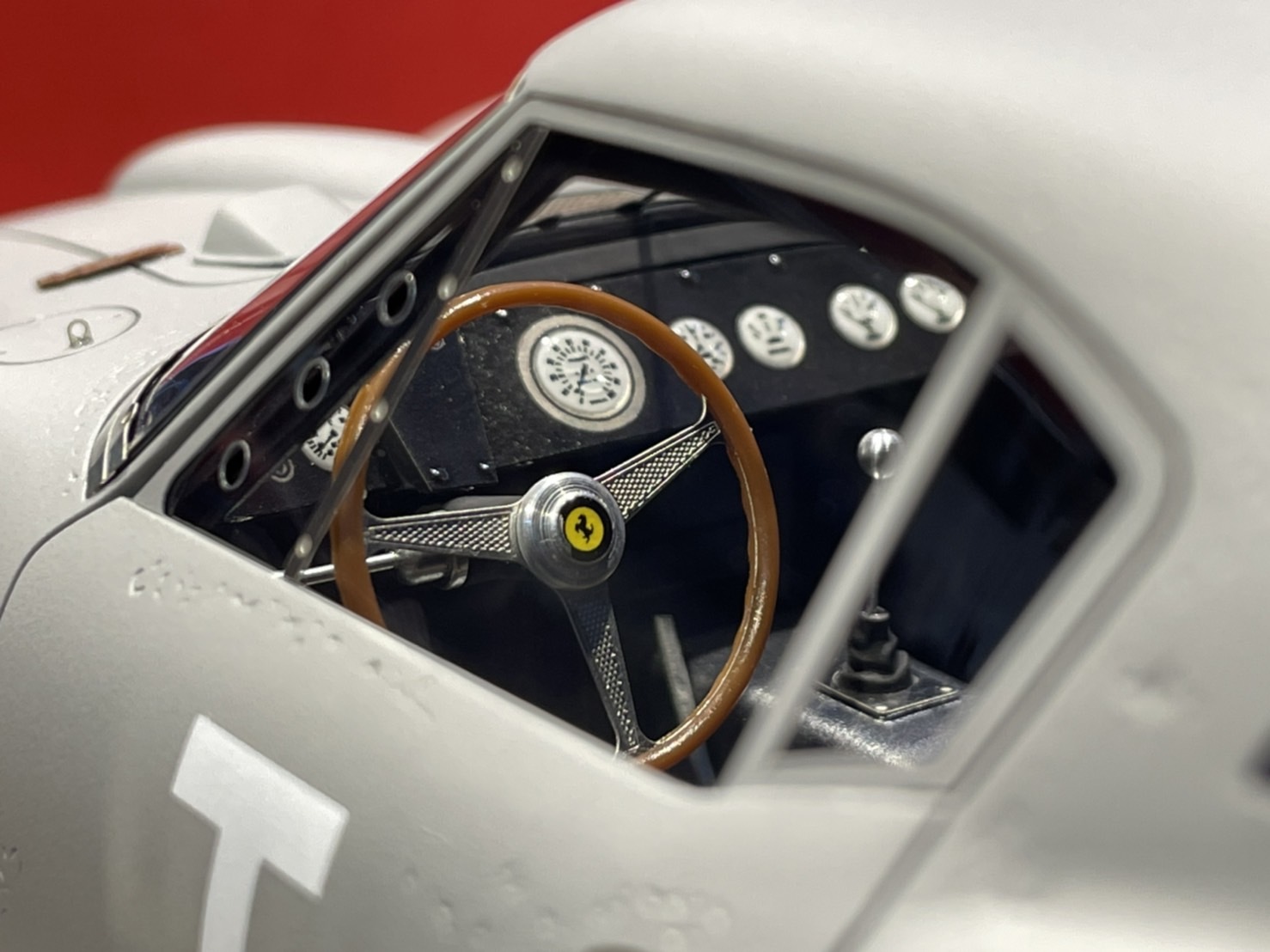 BBR 1/18 Ferrari 250 GTO TEST Monza 1961 avec figurine pilote BBR 1/18 Ferrari 250 GTO TEST Monza 1961 avec figurine pilote