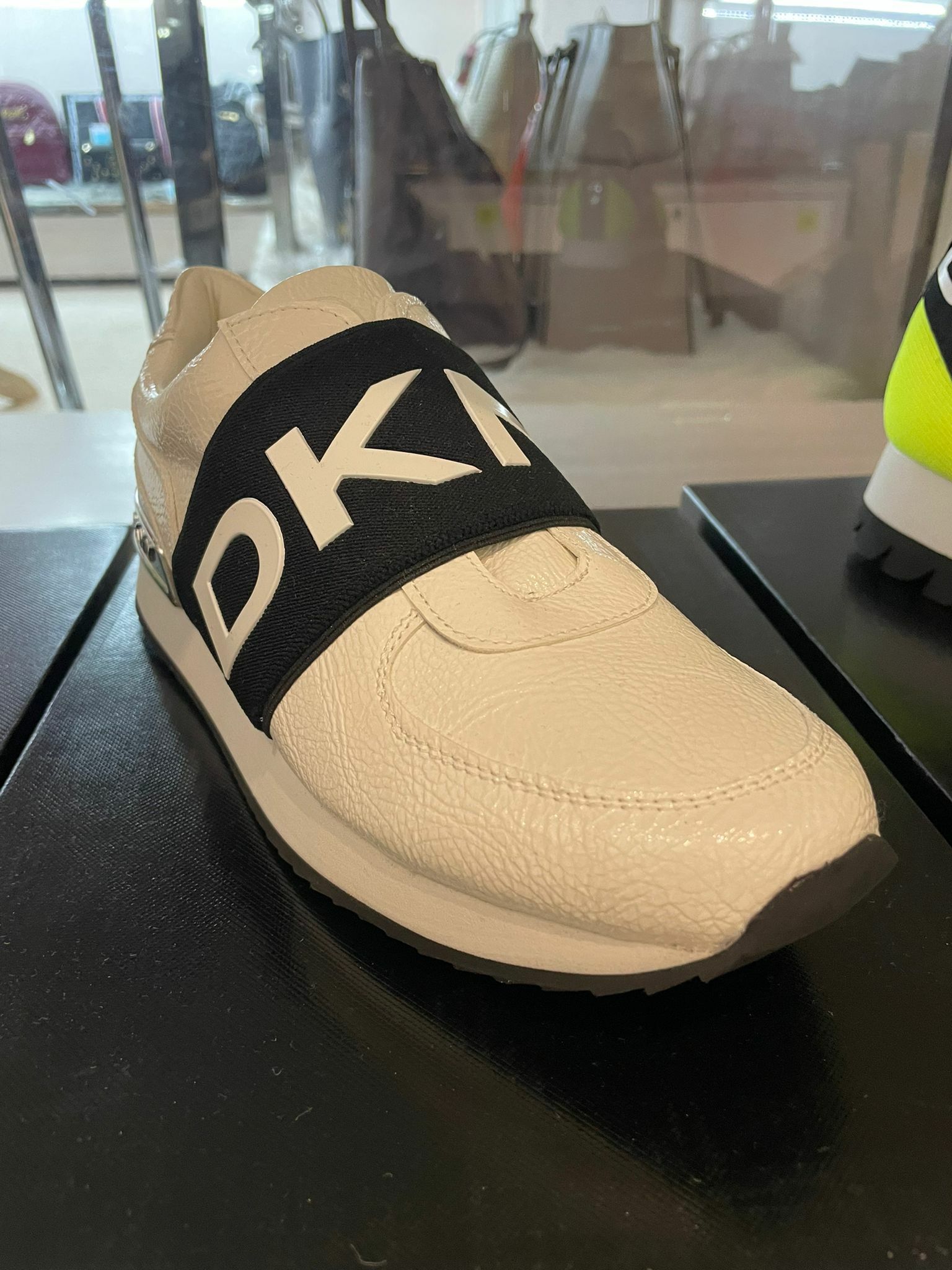 [S] DKNY MARLI-SLIP ON SNEAKER, WHITE/BLACK, K3147326-WHT/BLK (SD108)