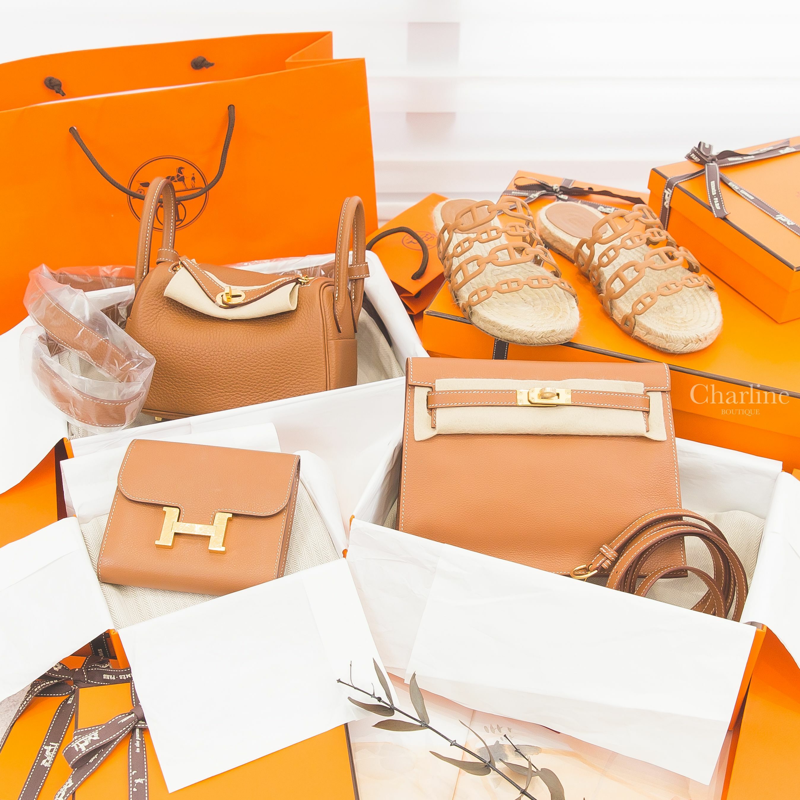 Hermès Kelly Danse 焦糖色金釦,Hermès Lindy Mini 焦糖色金釦,Hermès Constance Compact 焦糖色金釦短夾-Charline Boutique 精品代購