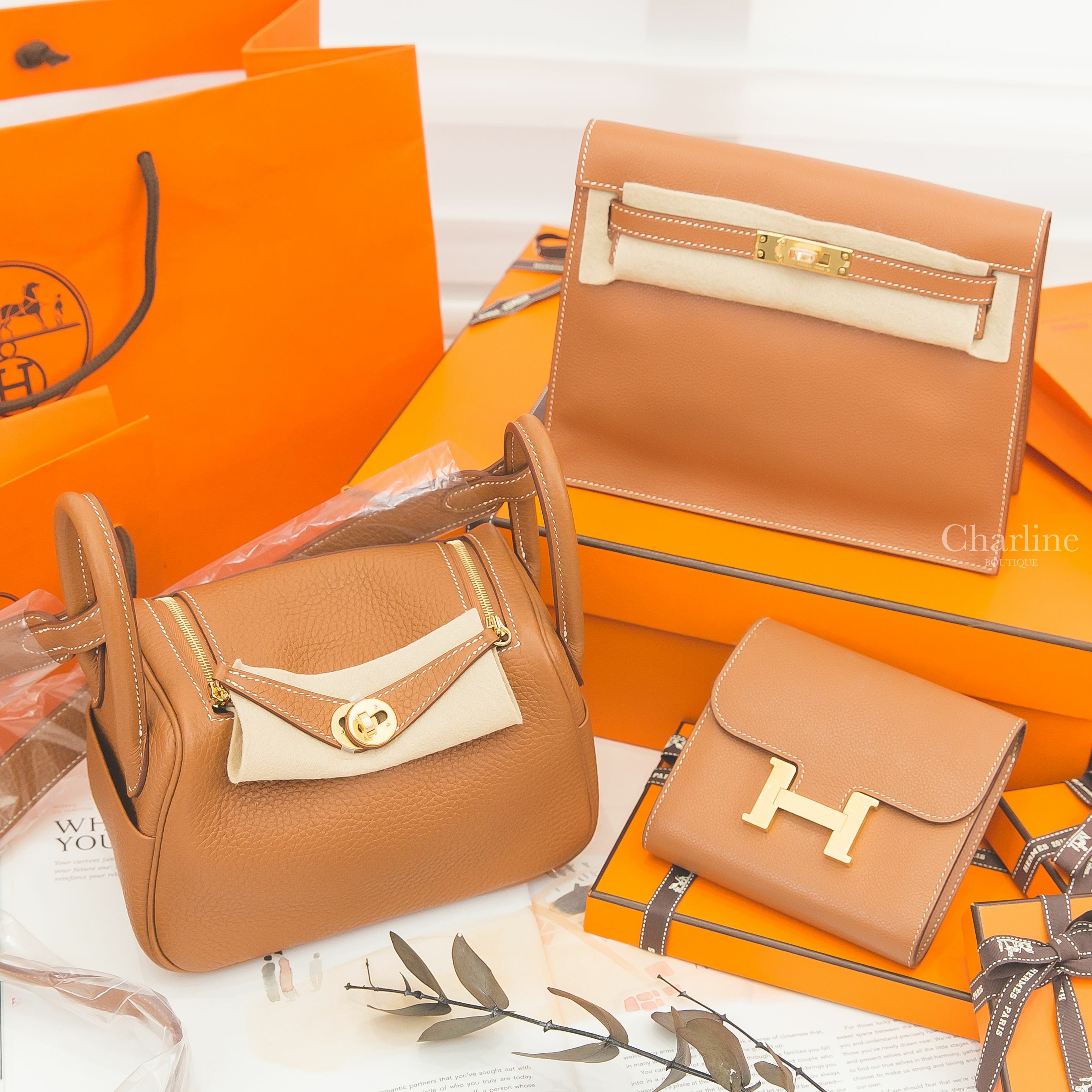Hermès Kelly Danse 焦糖色金釦,Hermès Lindy Mini 焦糖色金釦,Hermès Constance Compact 焦糖色金釦短夾-Charline Boutique 精品代購