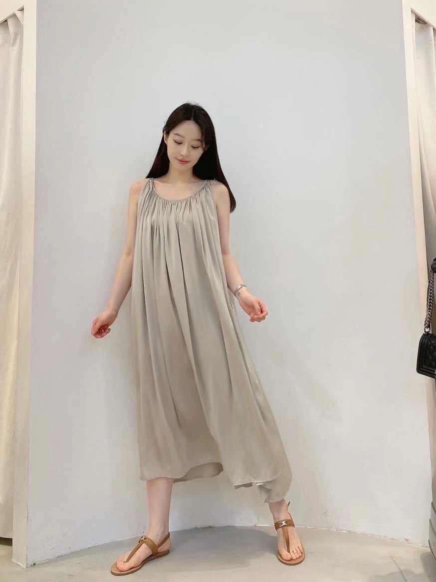 光澤抓皺細肩帶洋裝