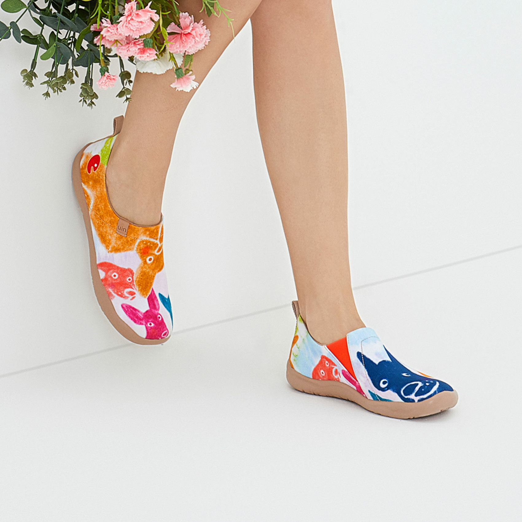 【 Uin 】西班牙原創設計 | 蠟筆小狗 女鞋 彩繪鞋 休閒鞋 懶人鞋