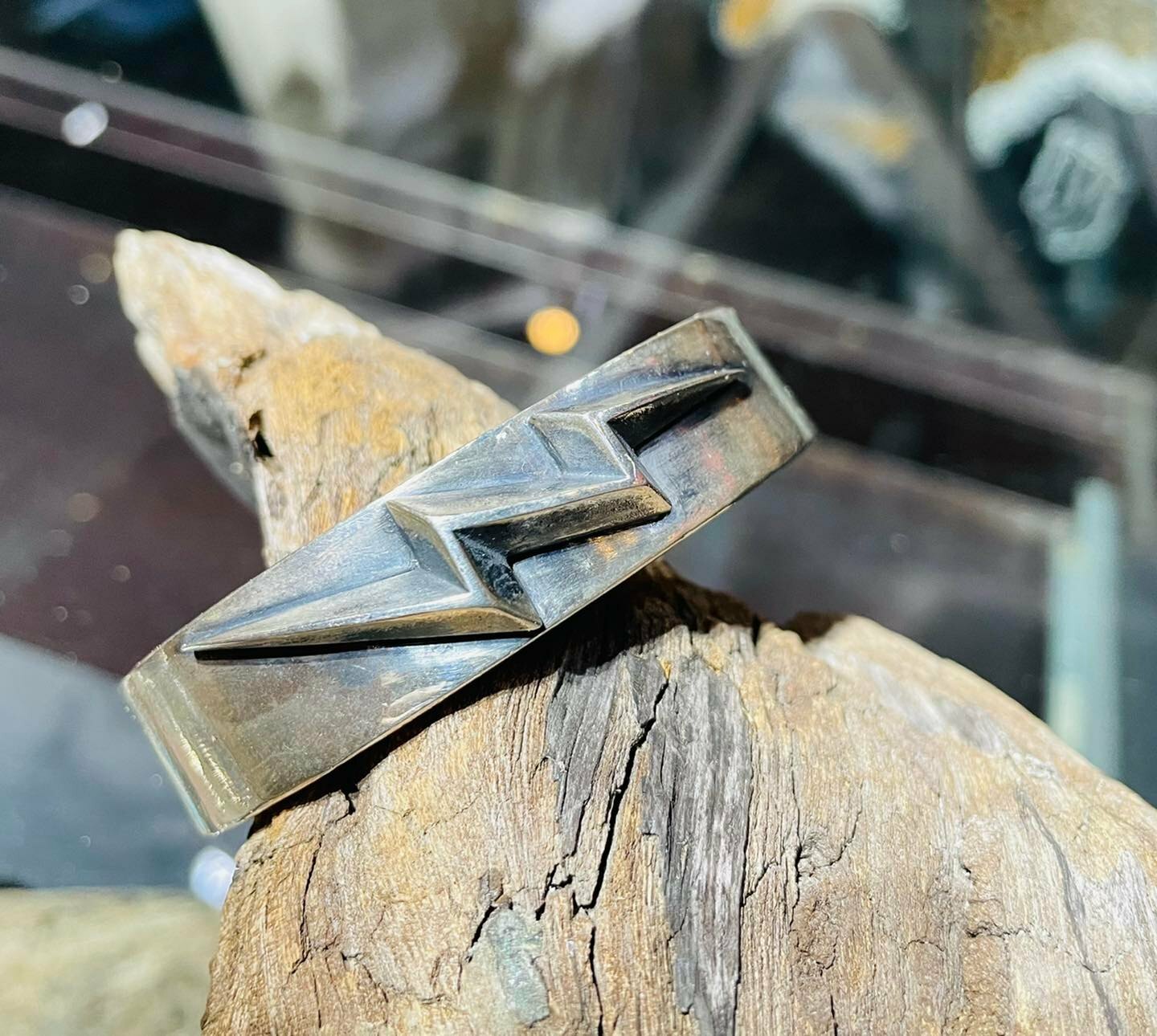 Black Venom Jewelry- Freedom & Prayer 純銀閃電手環。