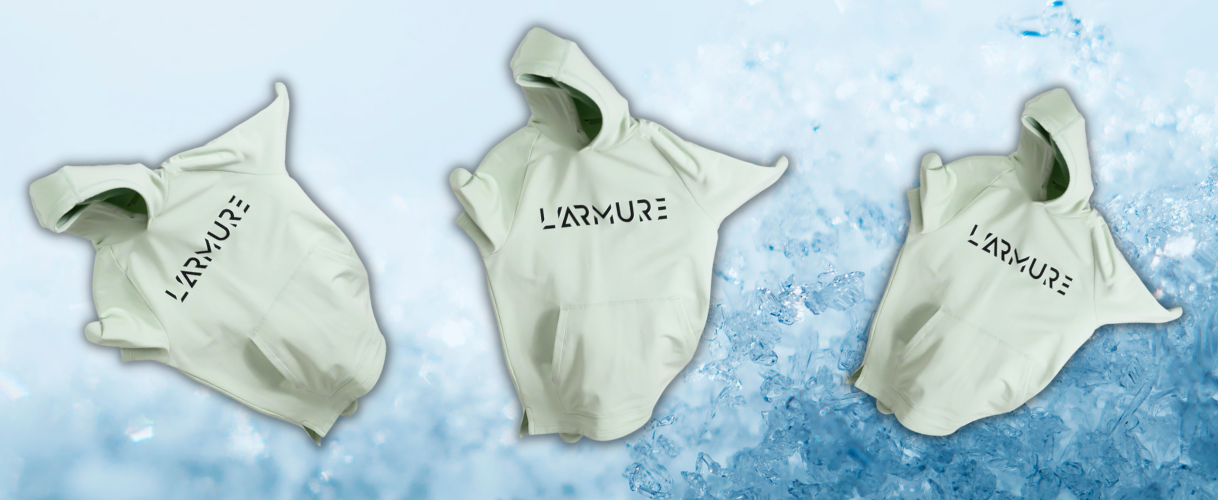 衣服飄在冰塊上