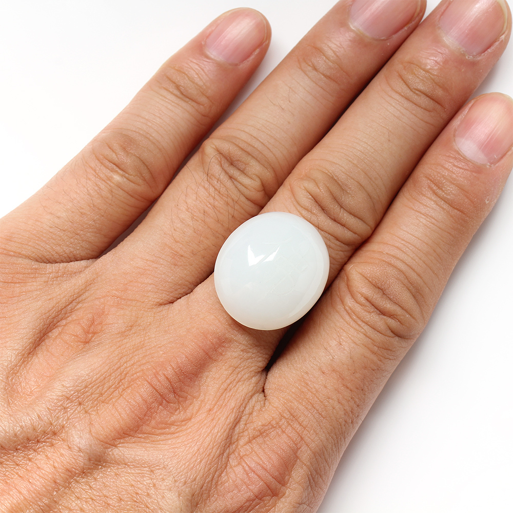 心中有佛天然新疆和闐羊脂白玉蛋面-佛-雅紅珠寶