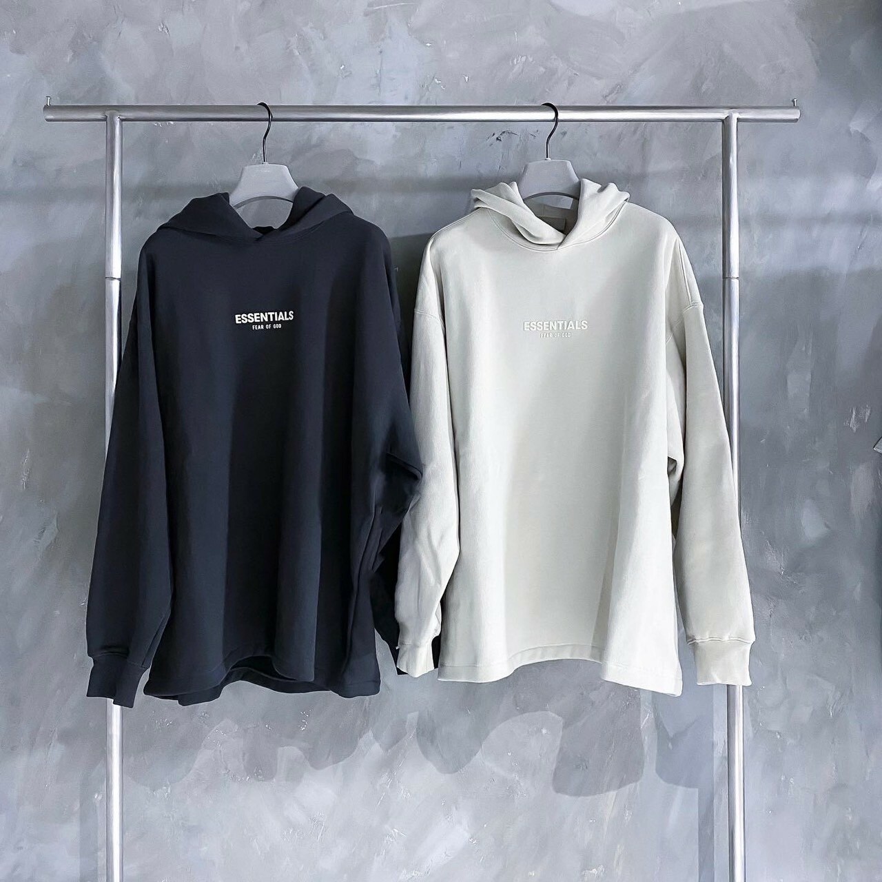 FOG ESSENTIALS 新款 正面小LOGO 帽T 無縮口款