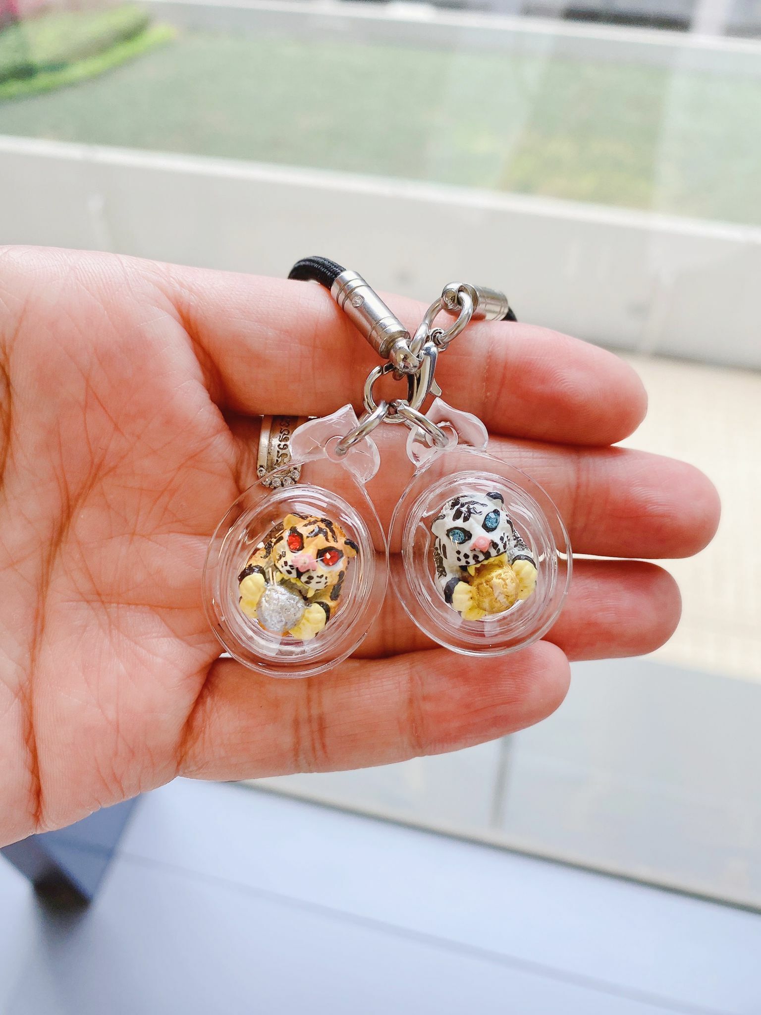 龍婆本廟供請 最著名聖物之一 老虎抱糖 迷你尊 (不用供俸型)