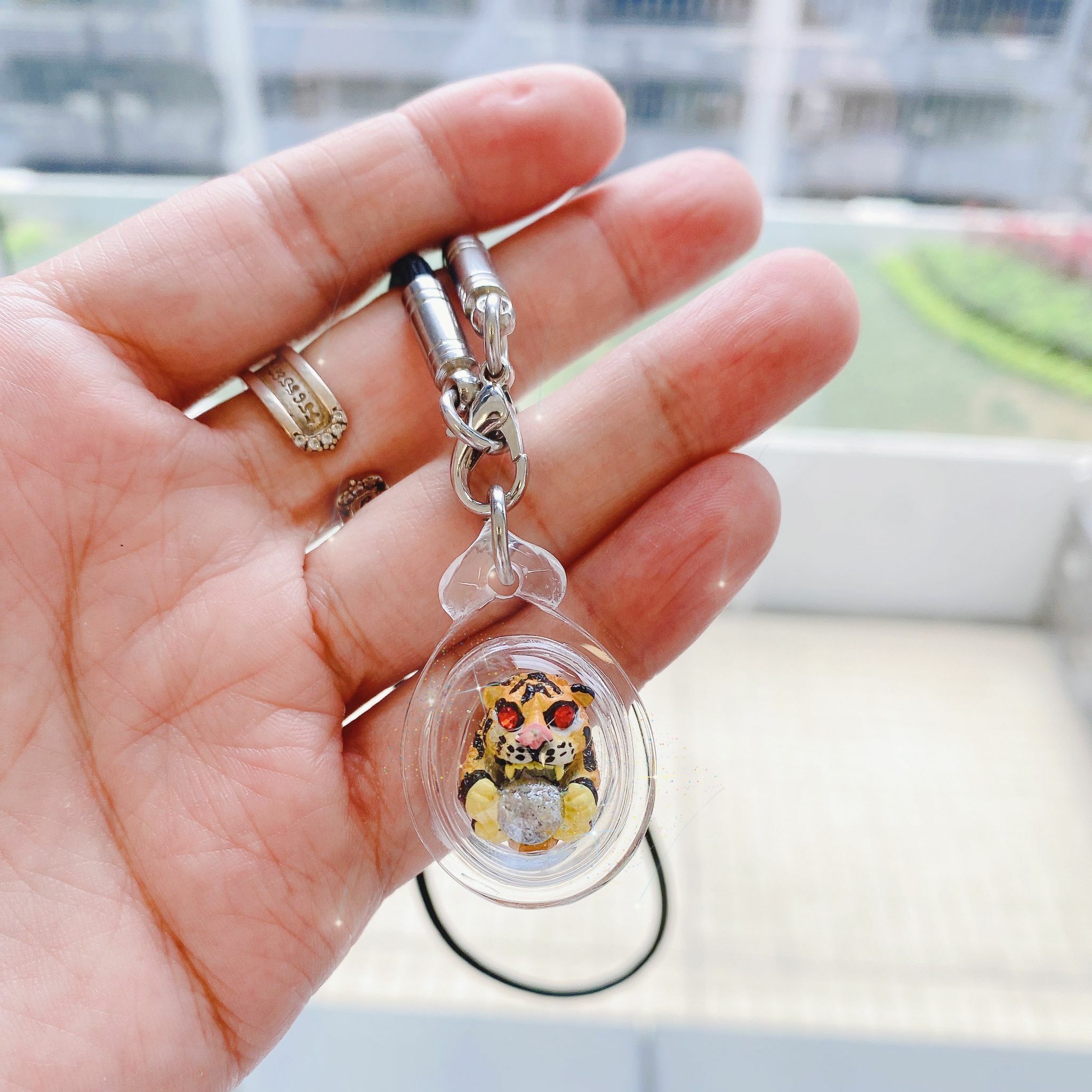 龍婆本廟供請 最著名聖物之一 老虎抱糖 迷你尊 (不用供俸型)